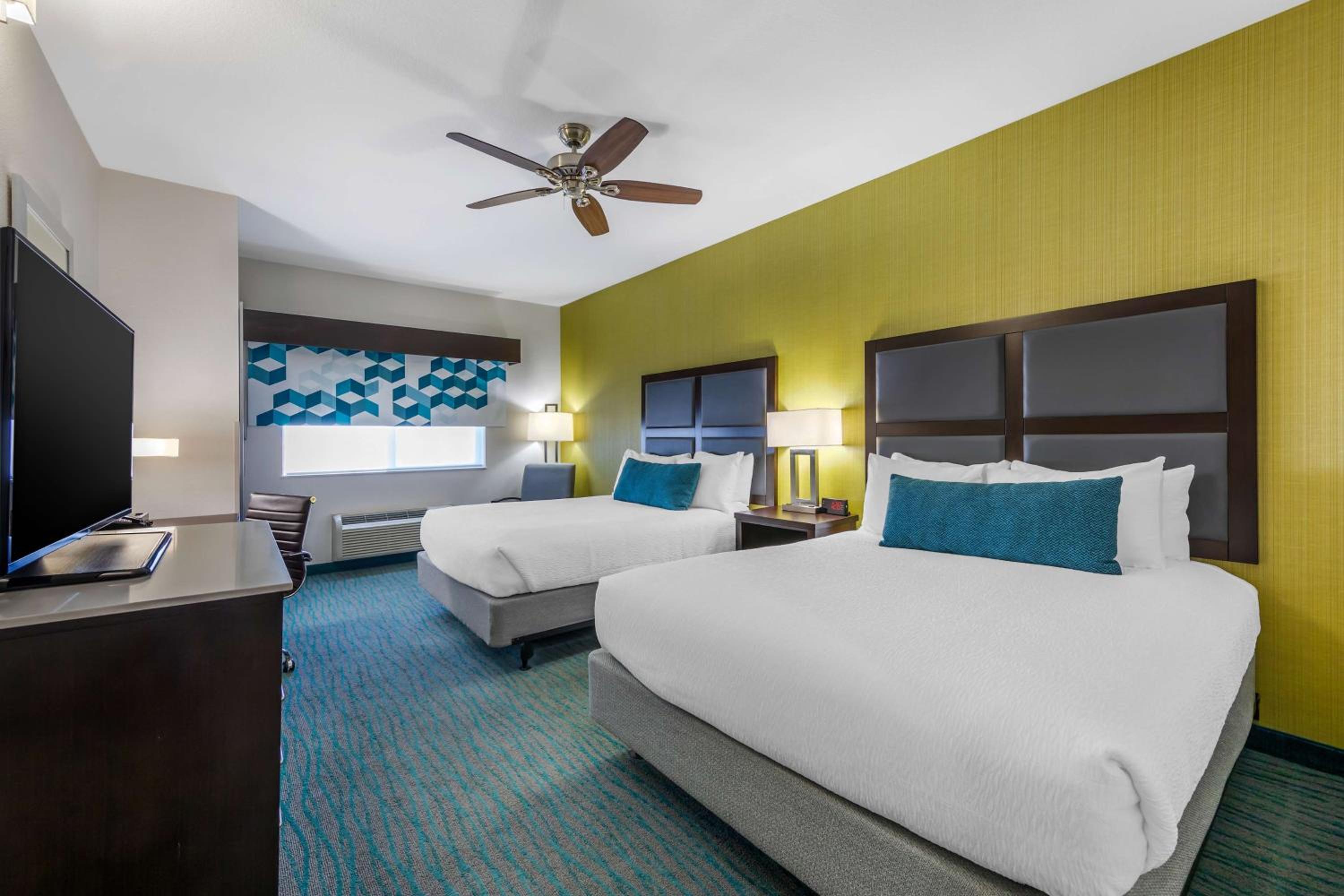 Queen Room with Two Queen Beds - Non-Smoking