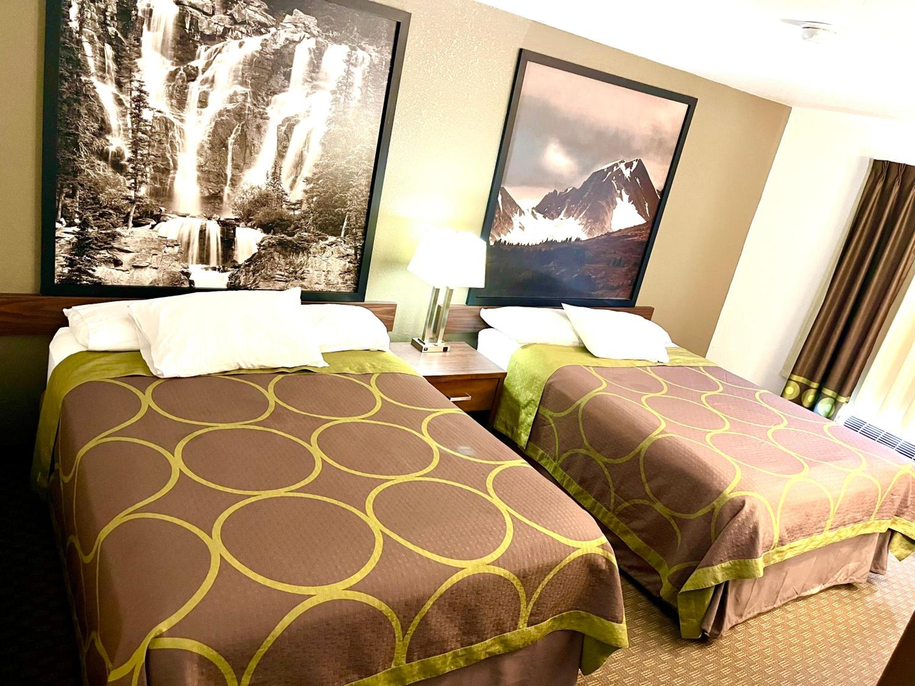 Queen Room with Two Queen Beds - Non-Smoking