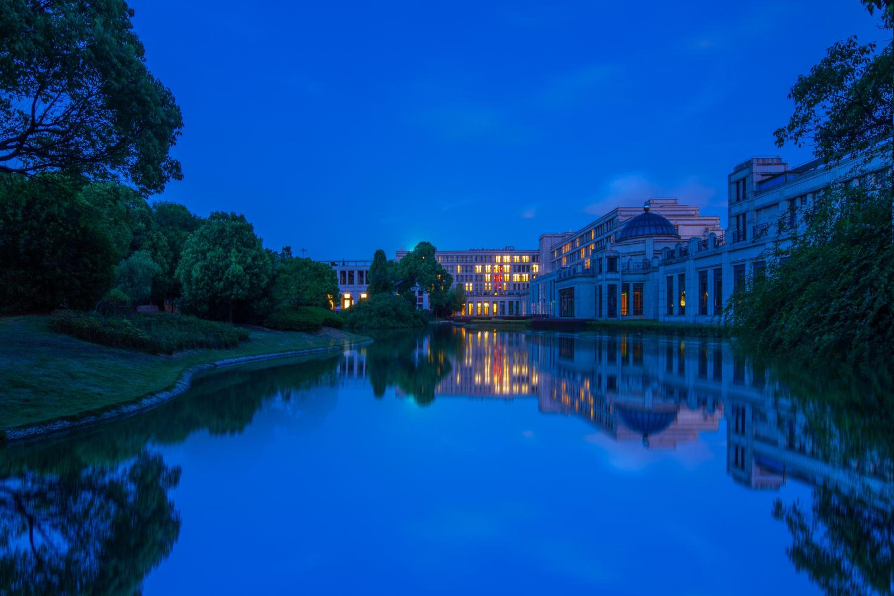 Club King Room with Garden View