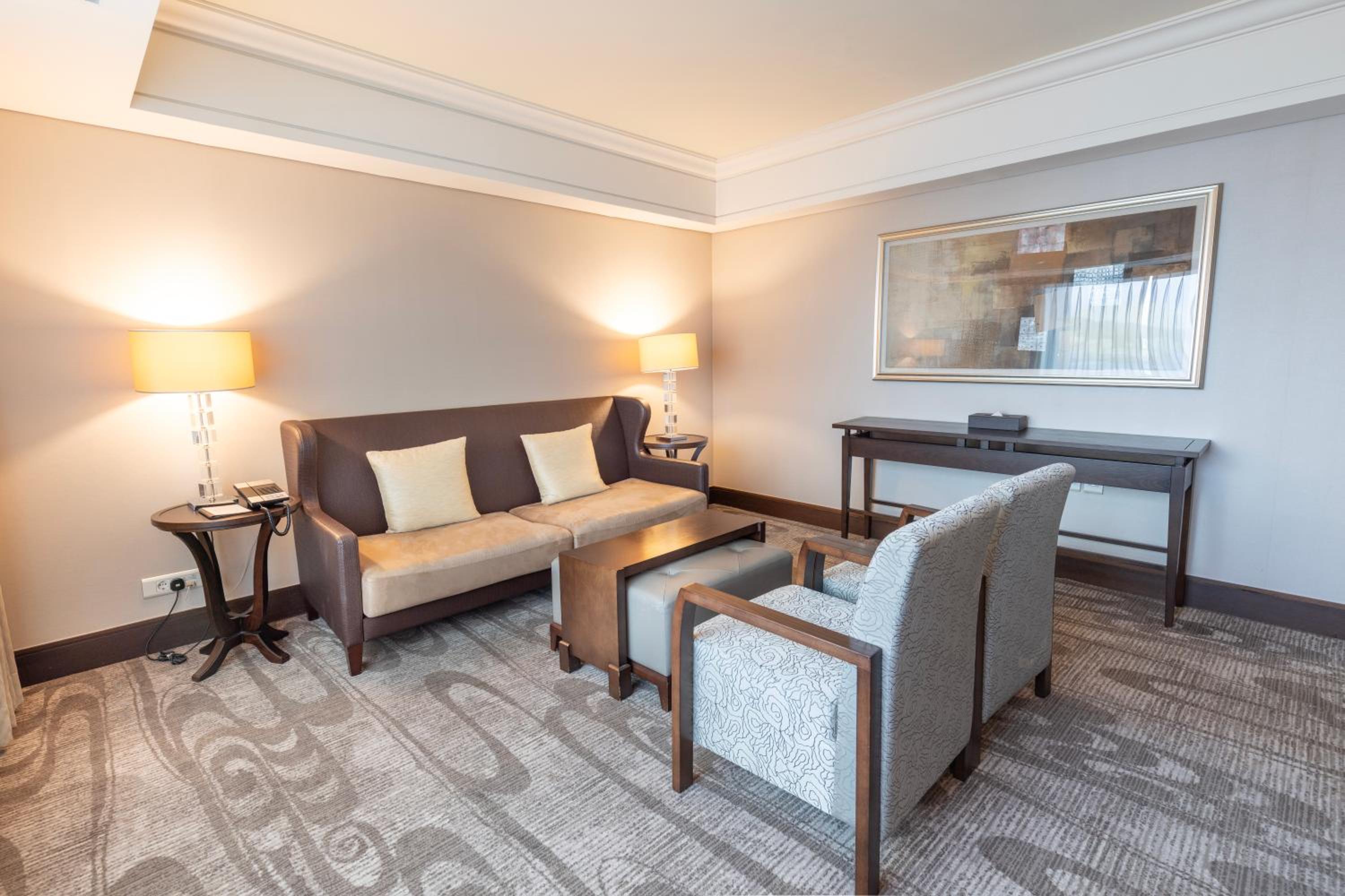 Junior Suite King Double with swimming pool, fitness, sauna access for 2pax