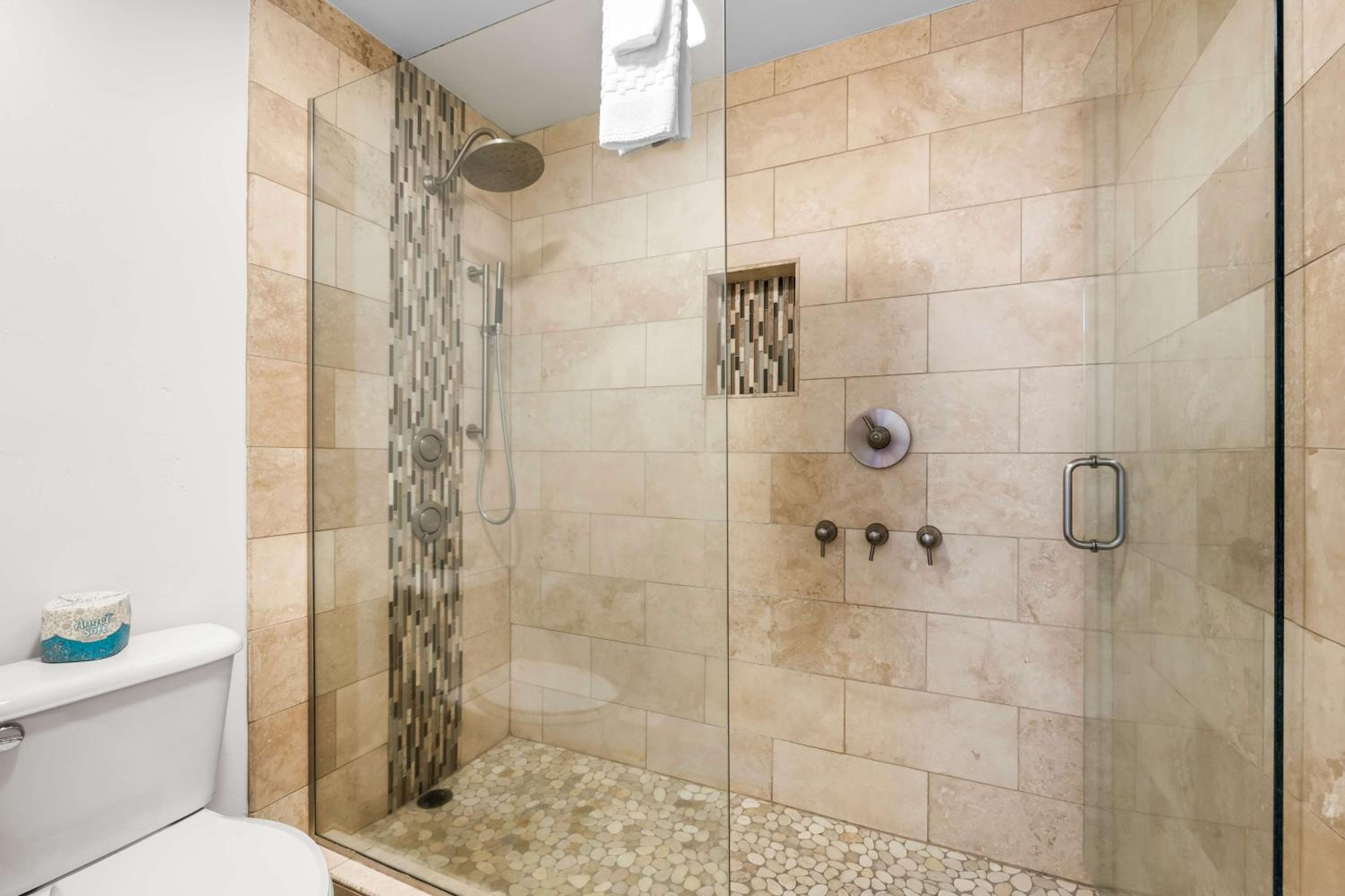 King Room with Balcony and River View - Non-Smoking