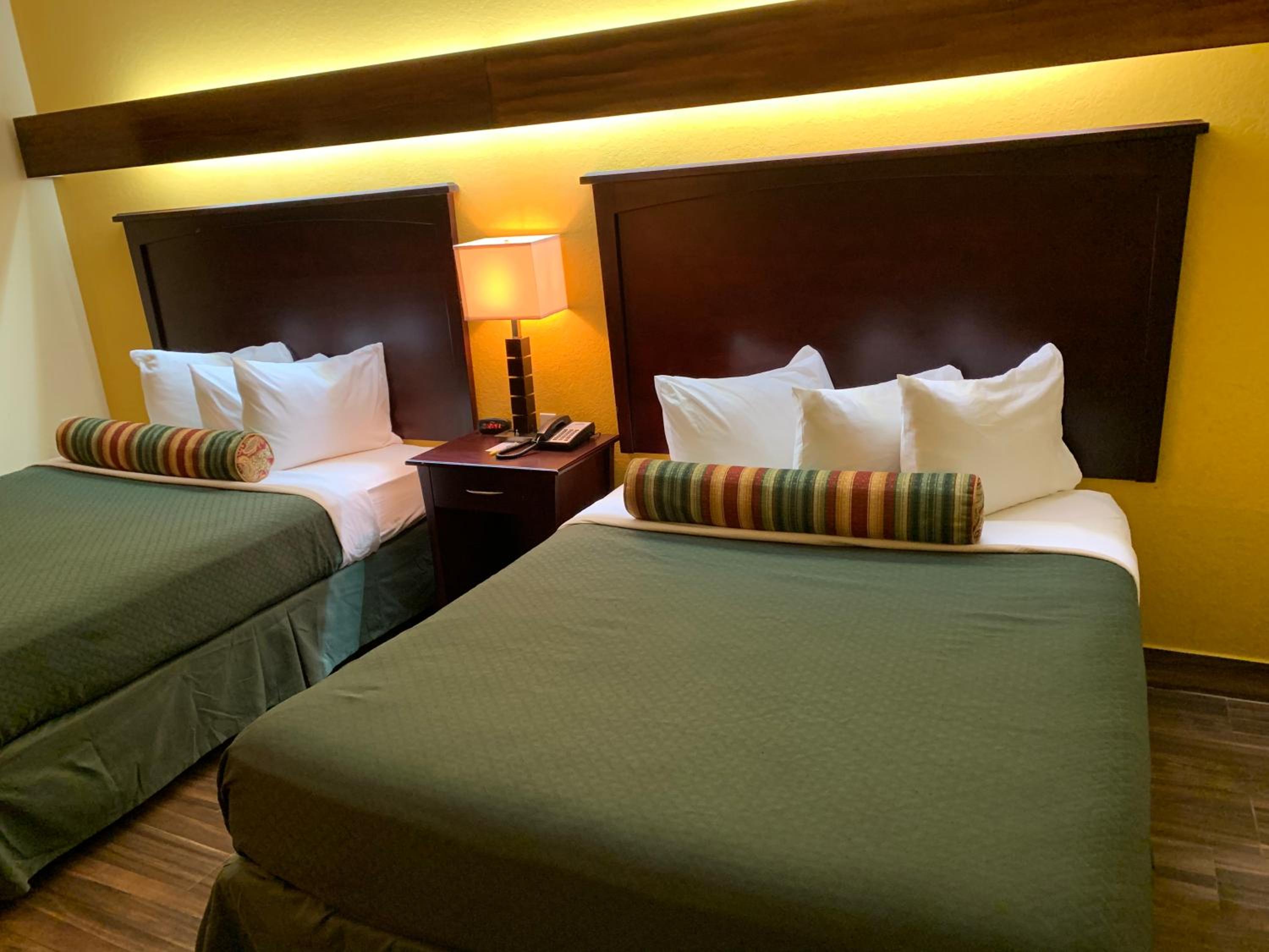 Queen Room - Non-Smoking