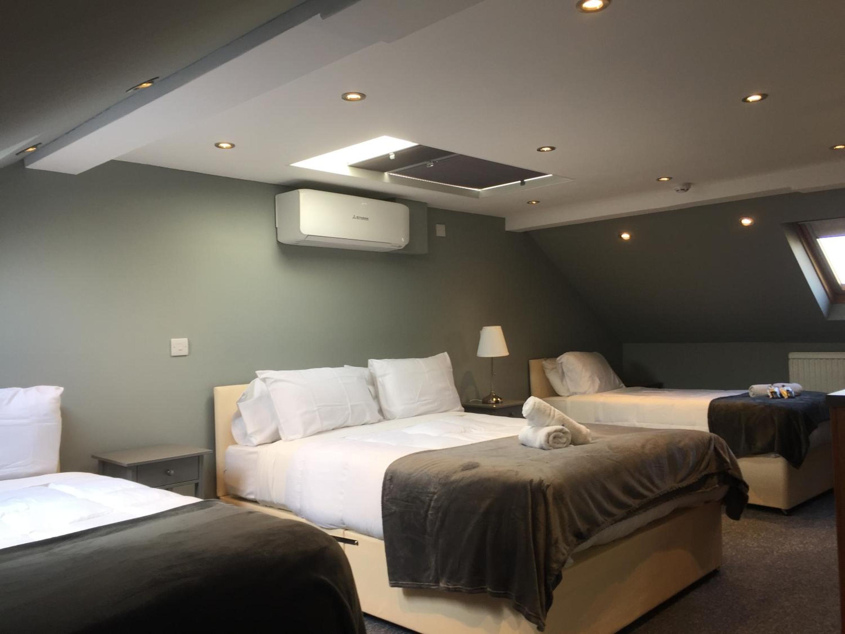 Deluxe Quadruple Room