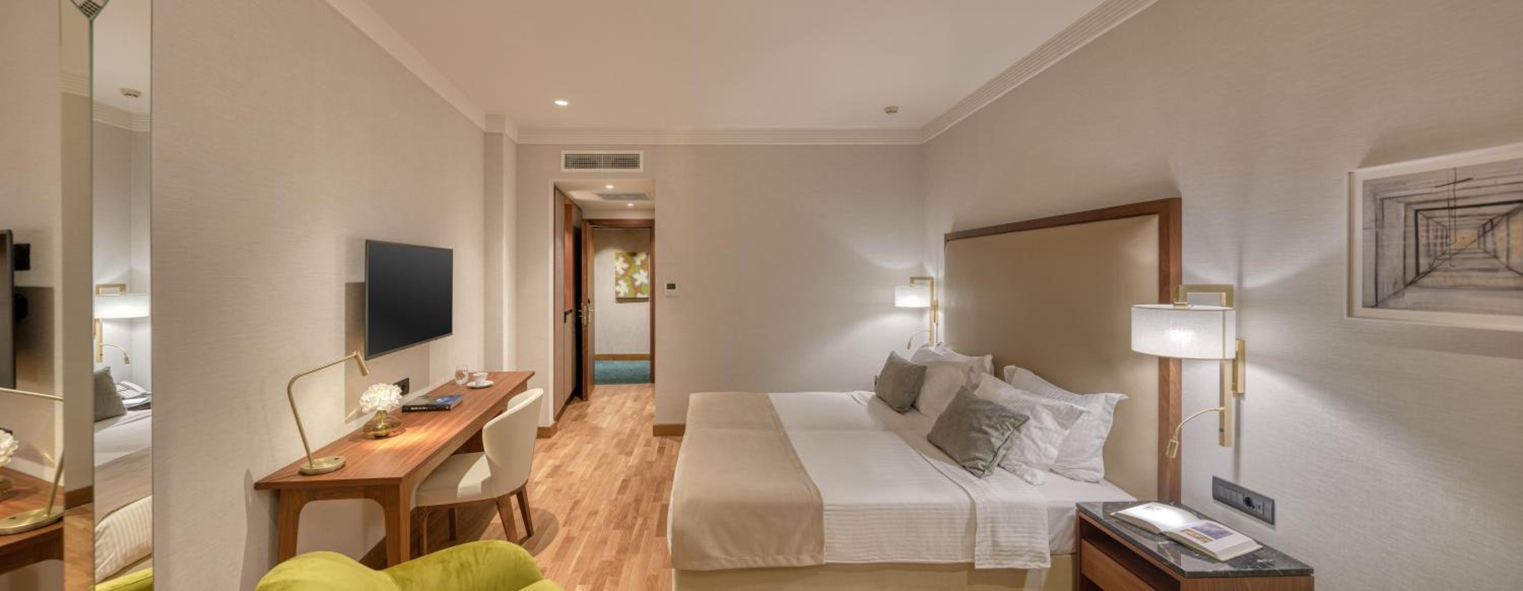 Superior Triple Room with Sea View