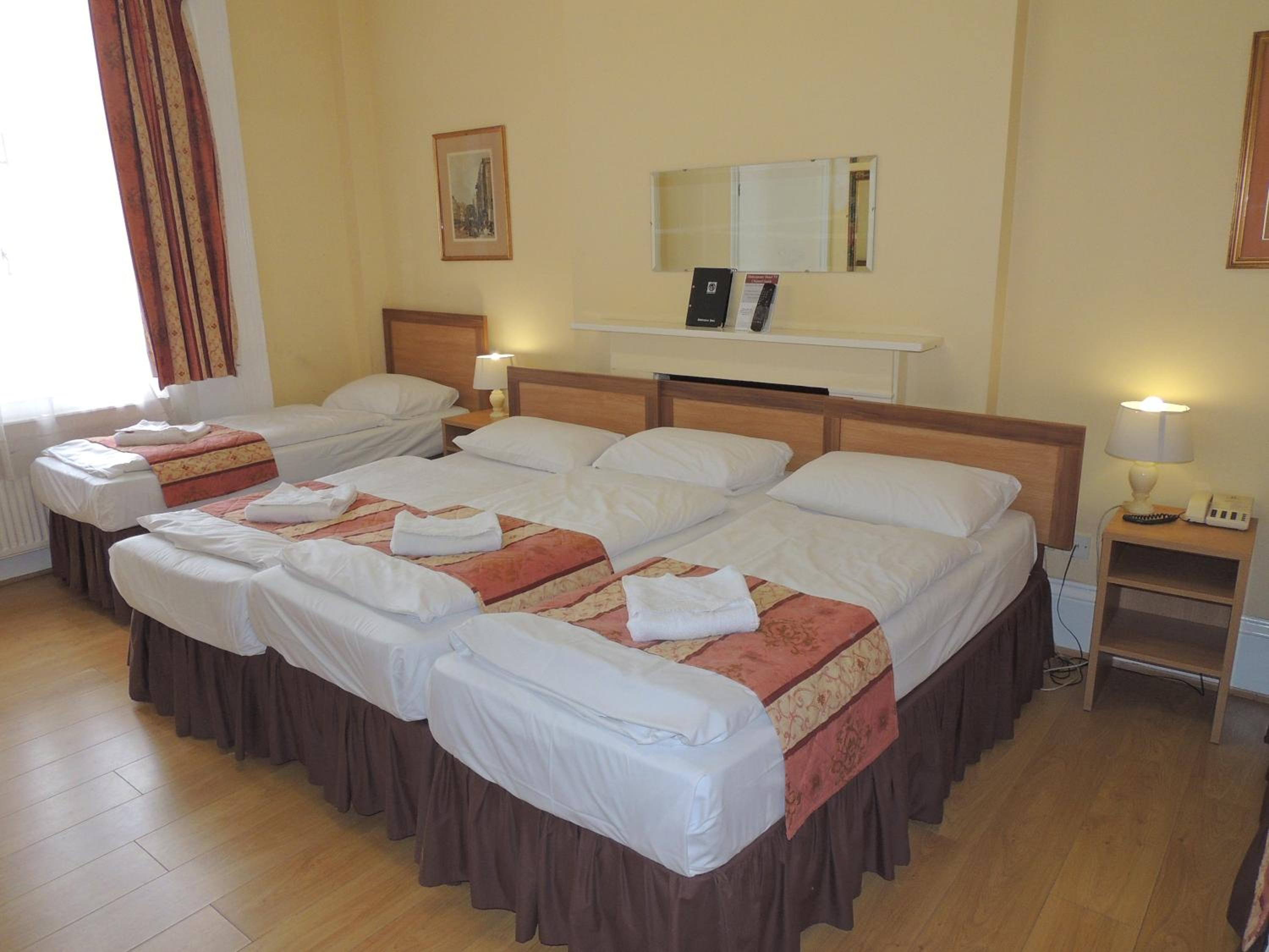 Family Room (2 Adults + 3 Children)