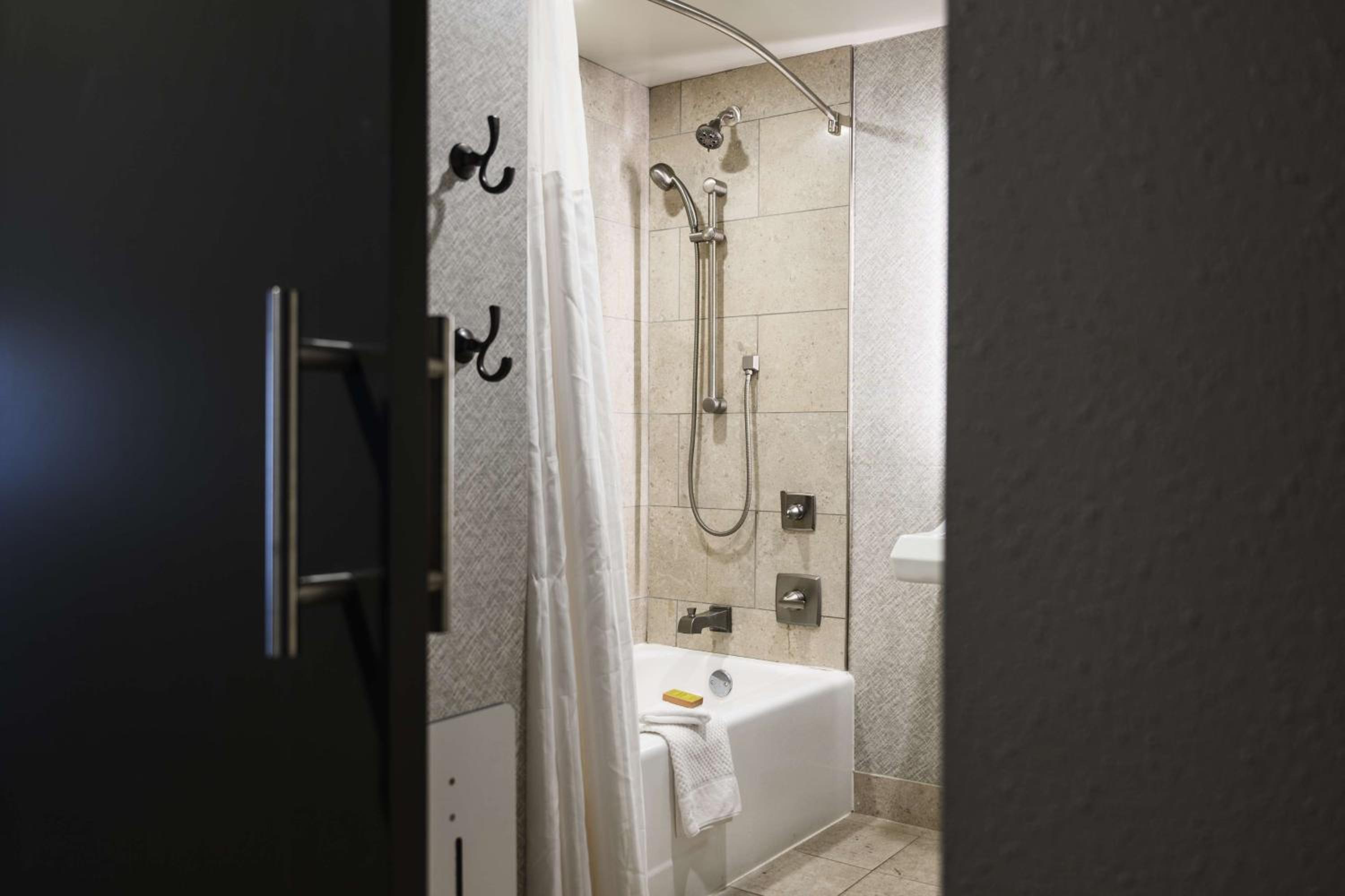 King Room with Mobility Accessible Tub