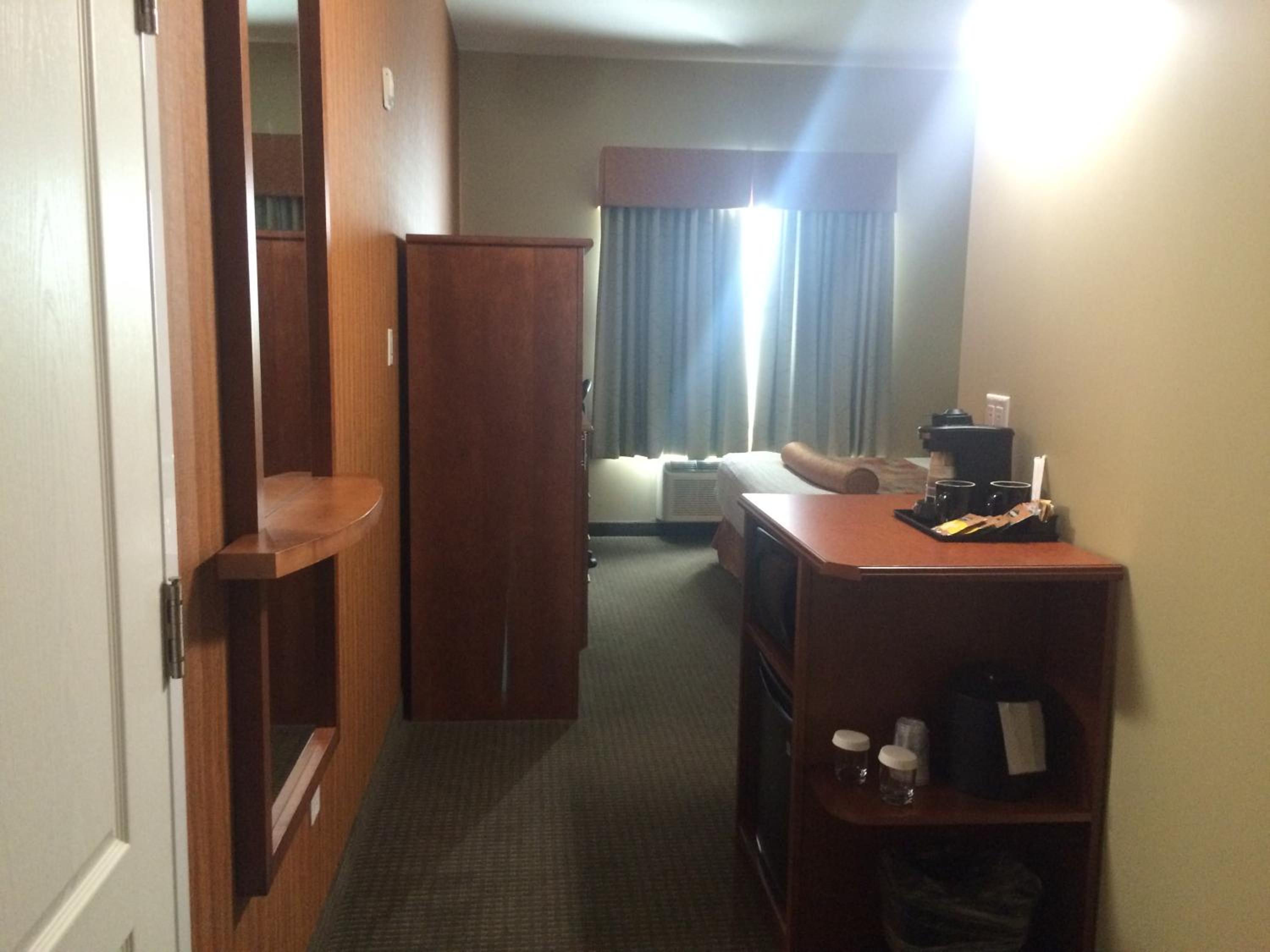 King Suite with Whirlpool - Non-Smoking