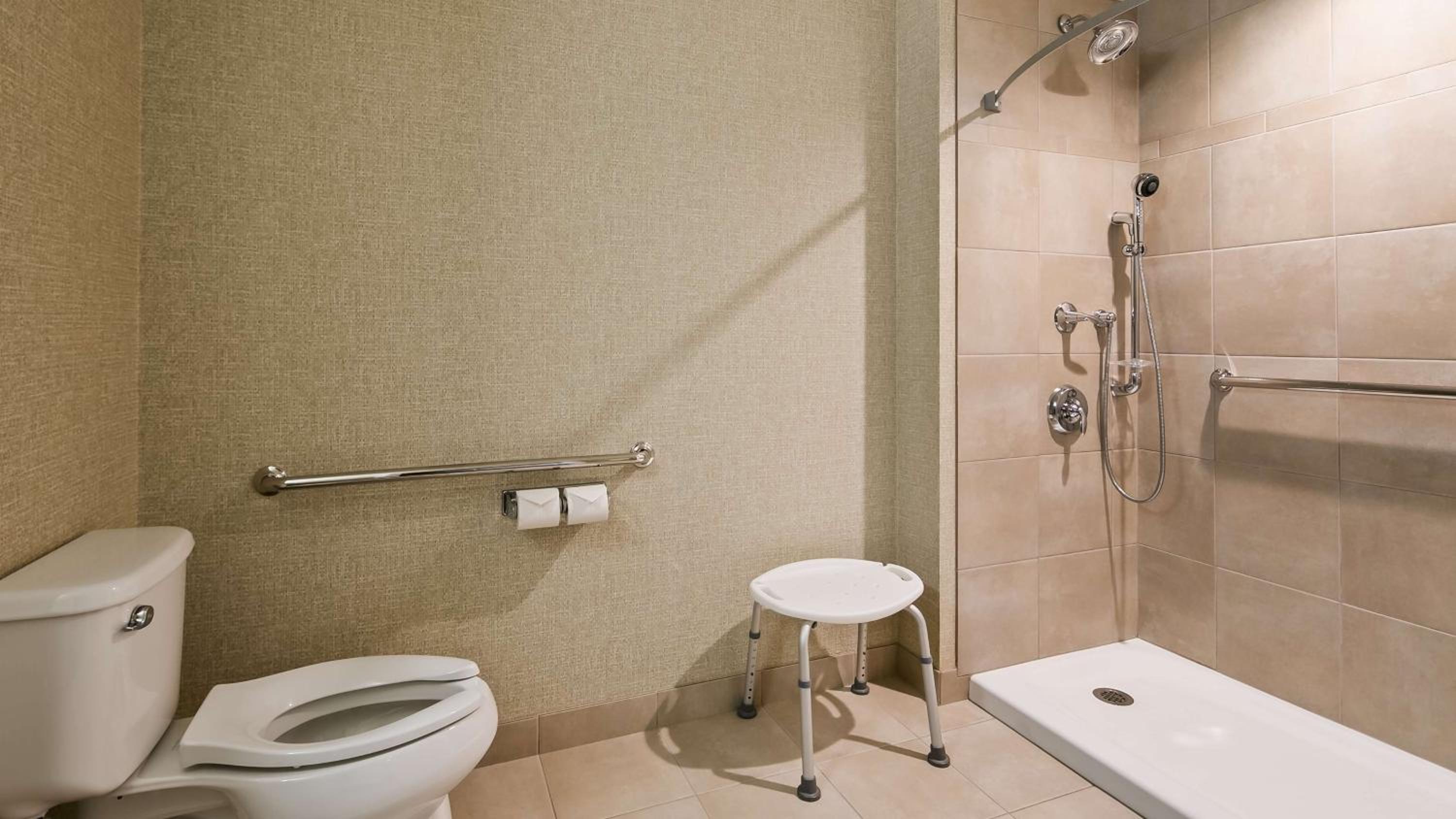 King Suite with Whirlpool - Non-Smoking