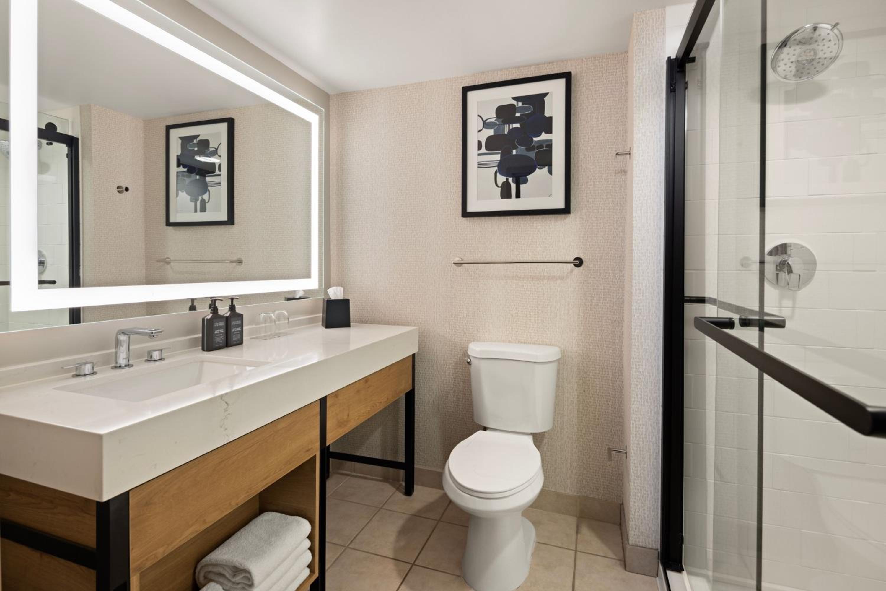 Club level, Guest room, 2 Queen, High floor