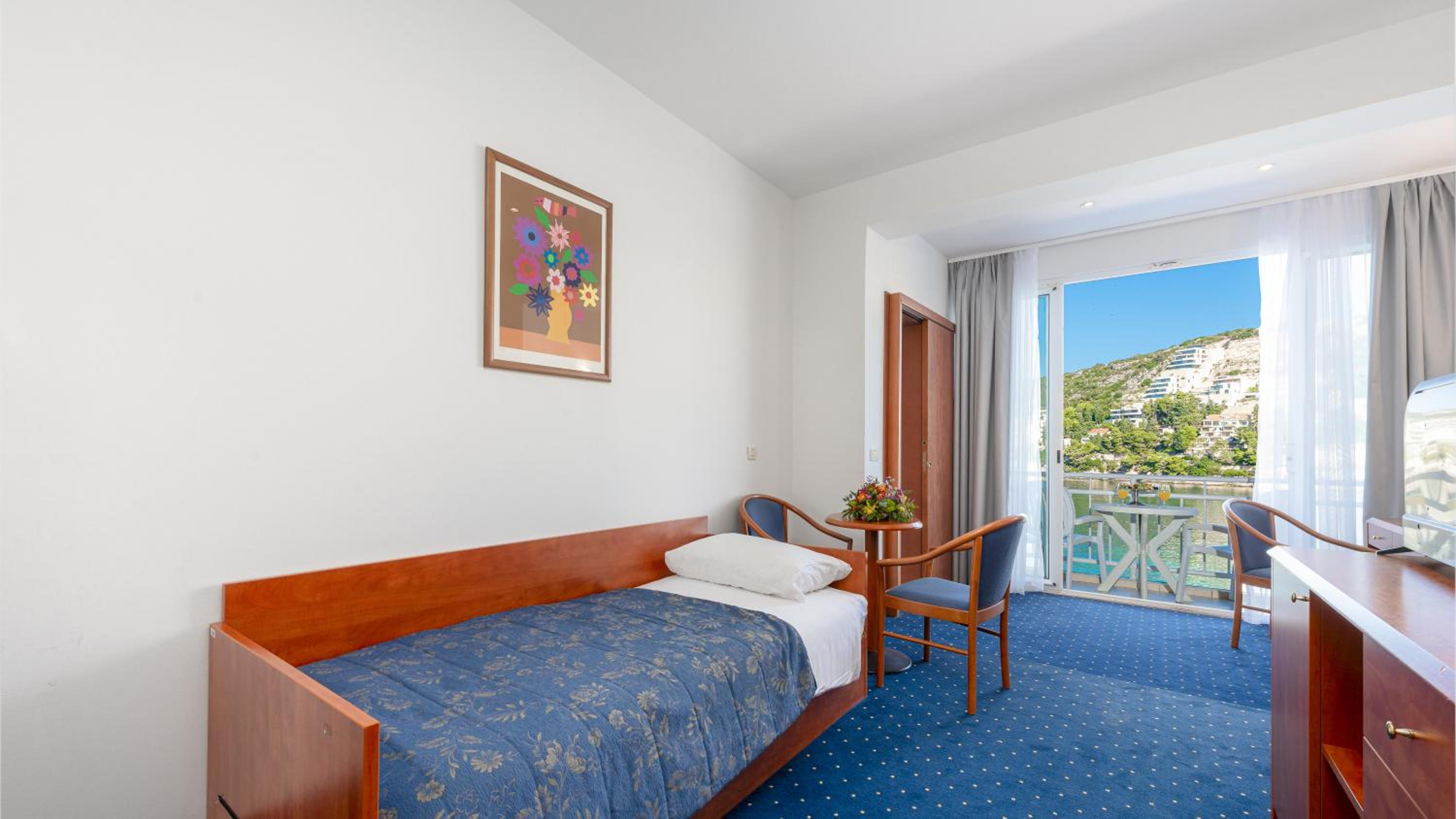 Superior Room with Balcony and Sea View