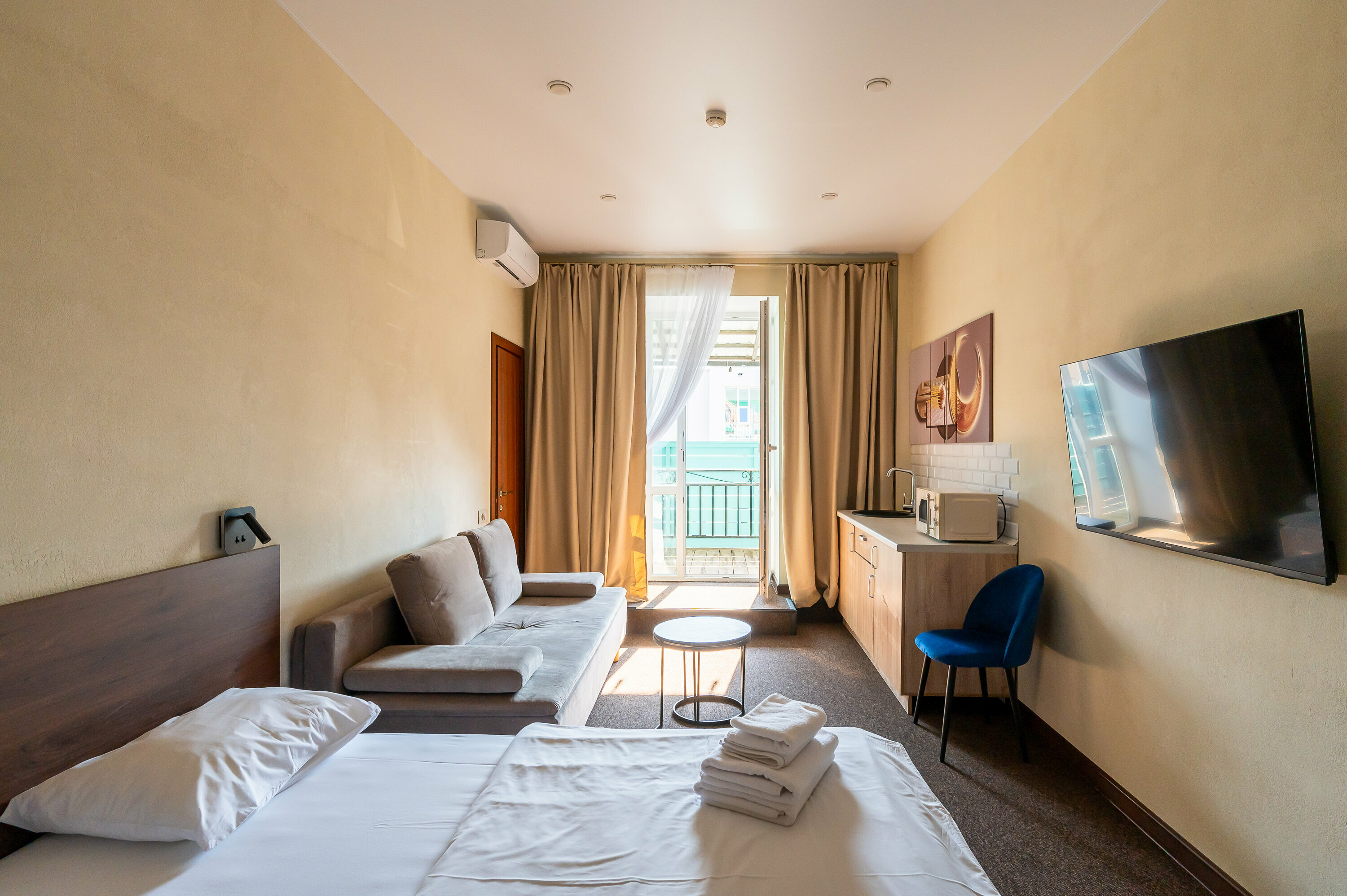 Апартаменты с балконом