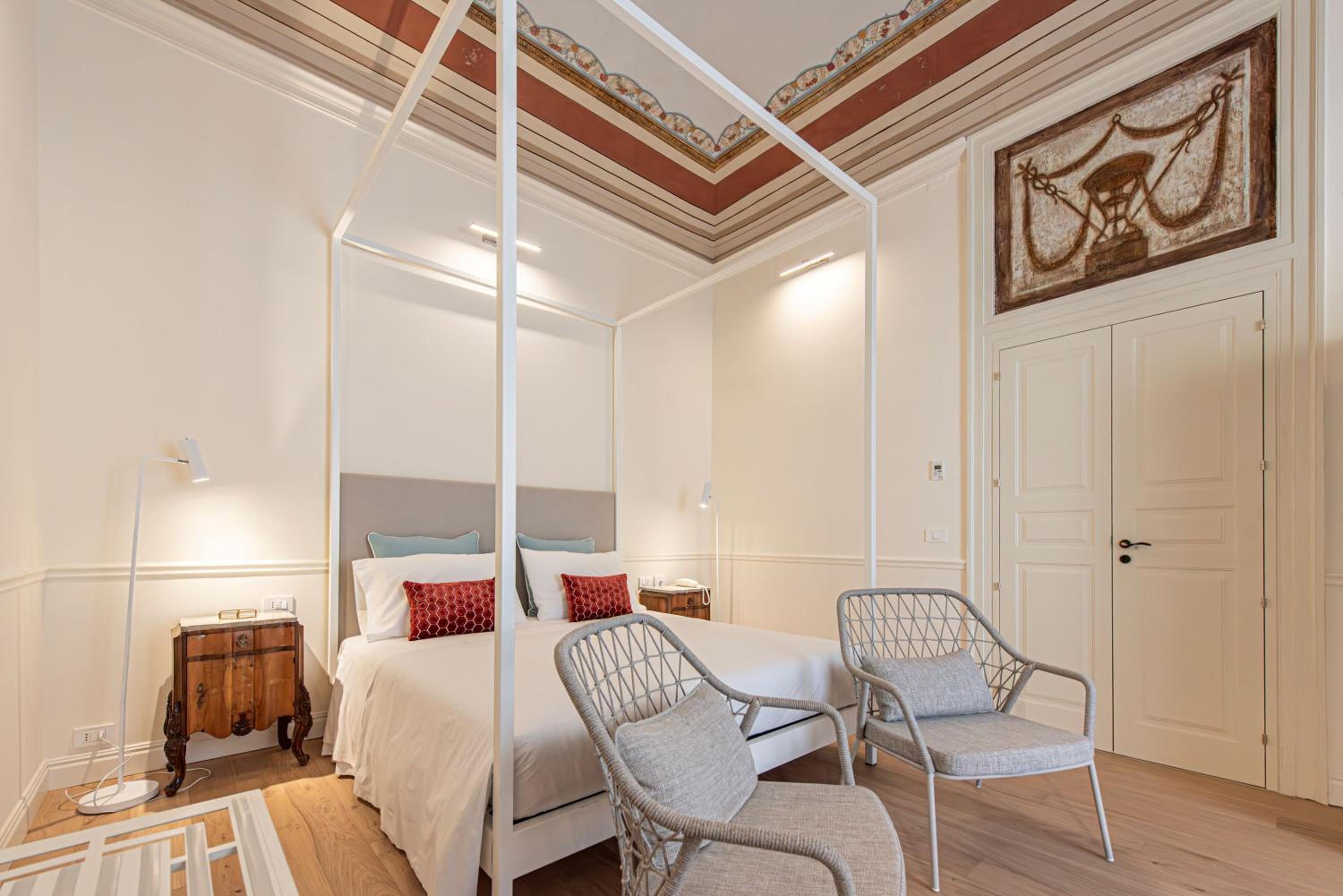 Deluxe Suite with Spa Bath and Sea View