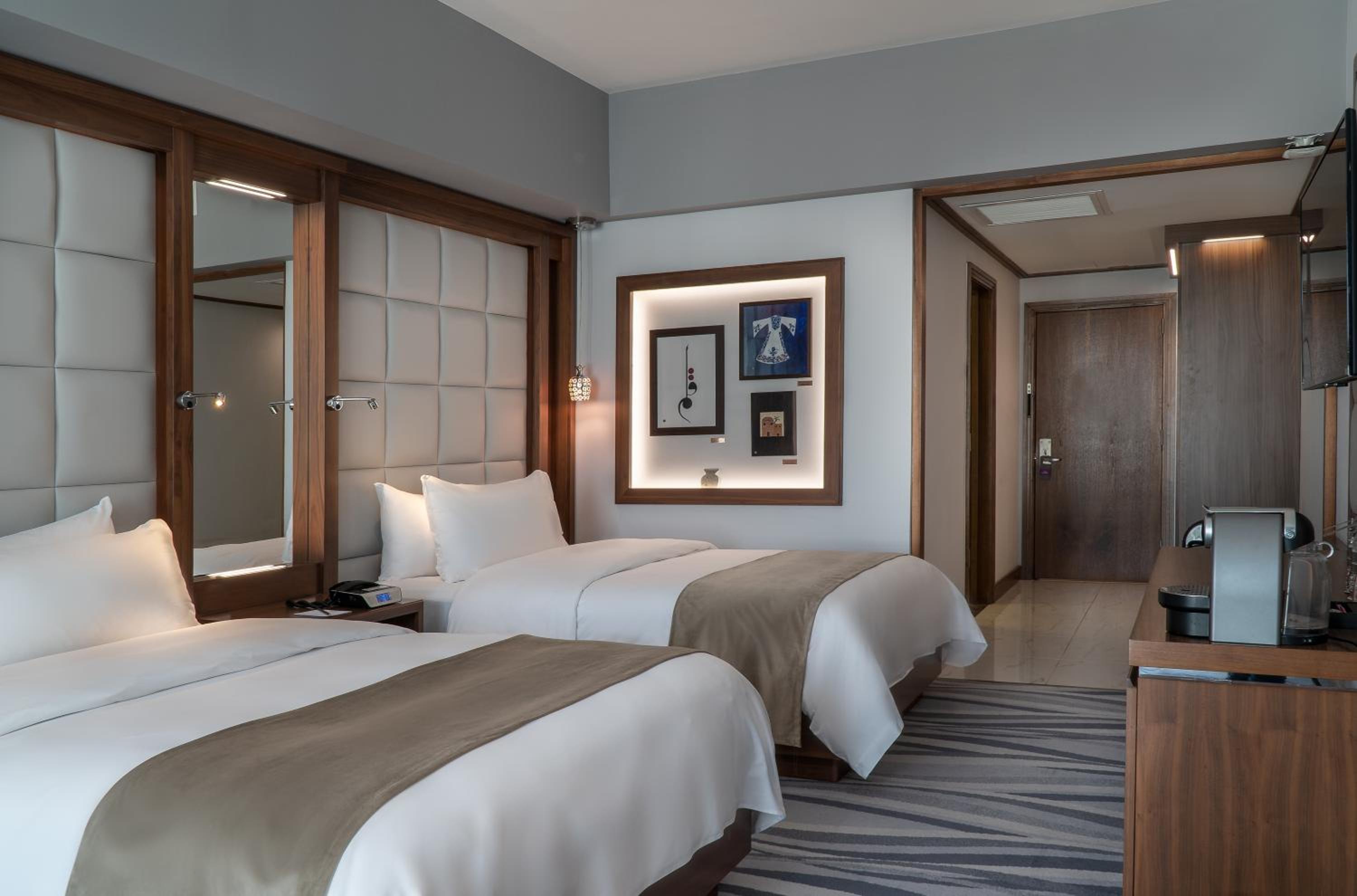 Deluxe Twin Room