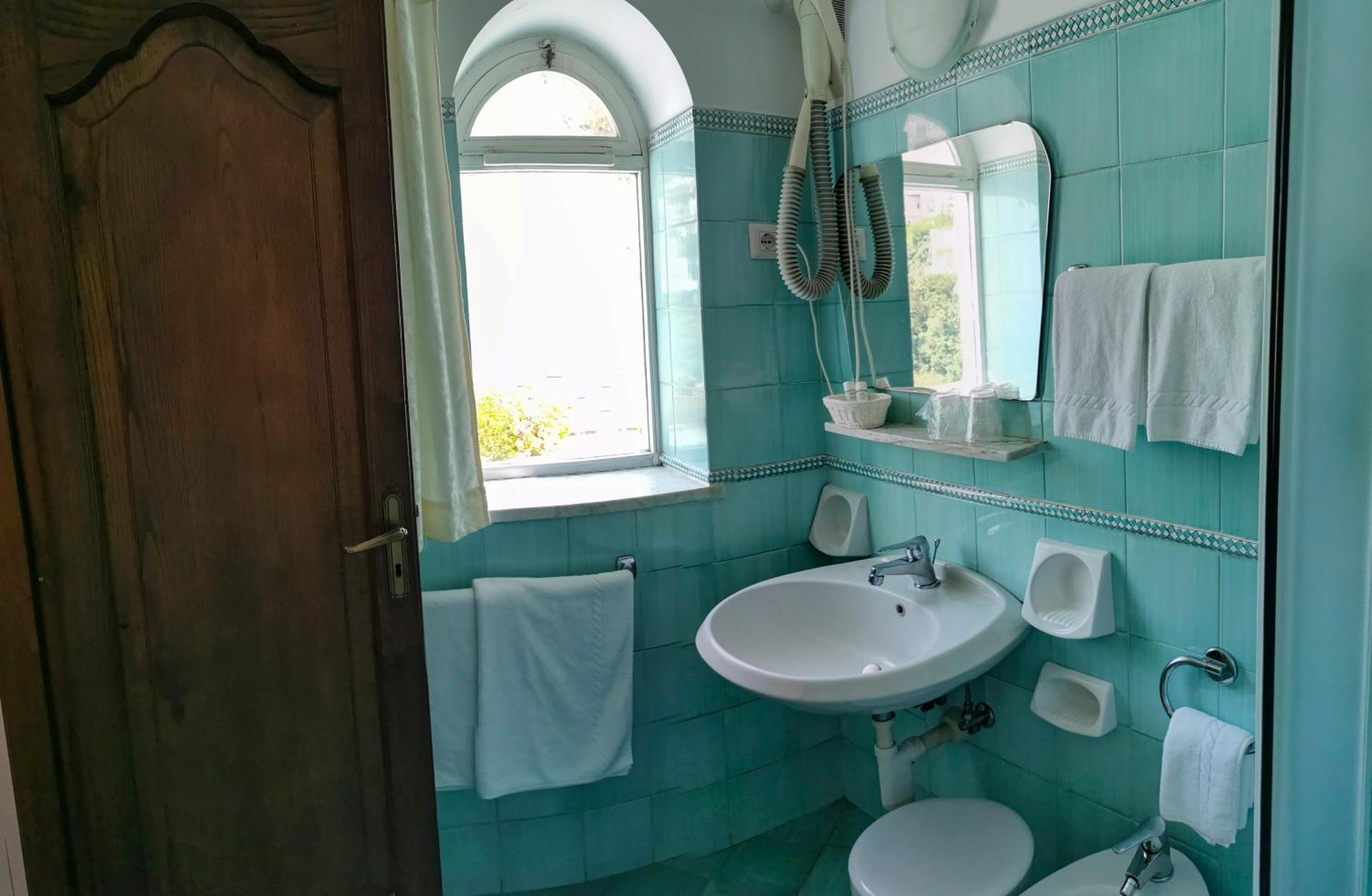 Double or Twin Room with Sea View