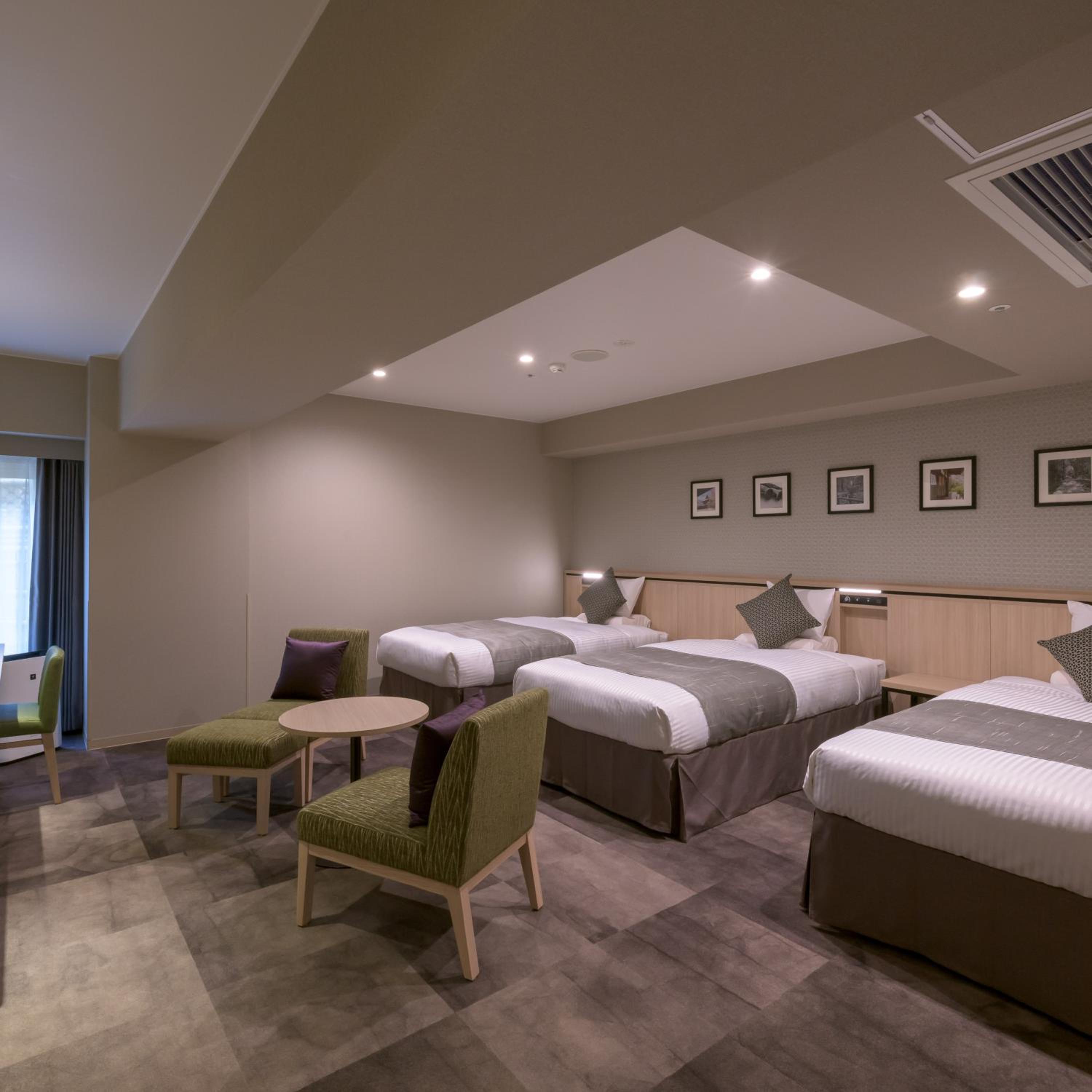 Superior Quadruple Room - Nonsmoking