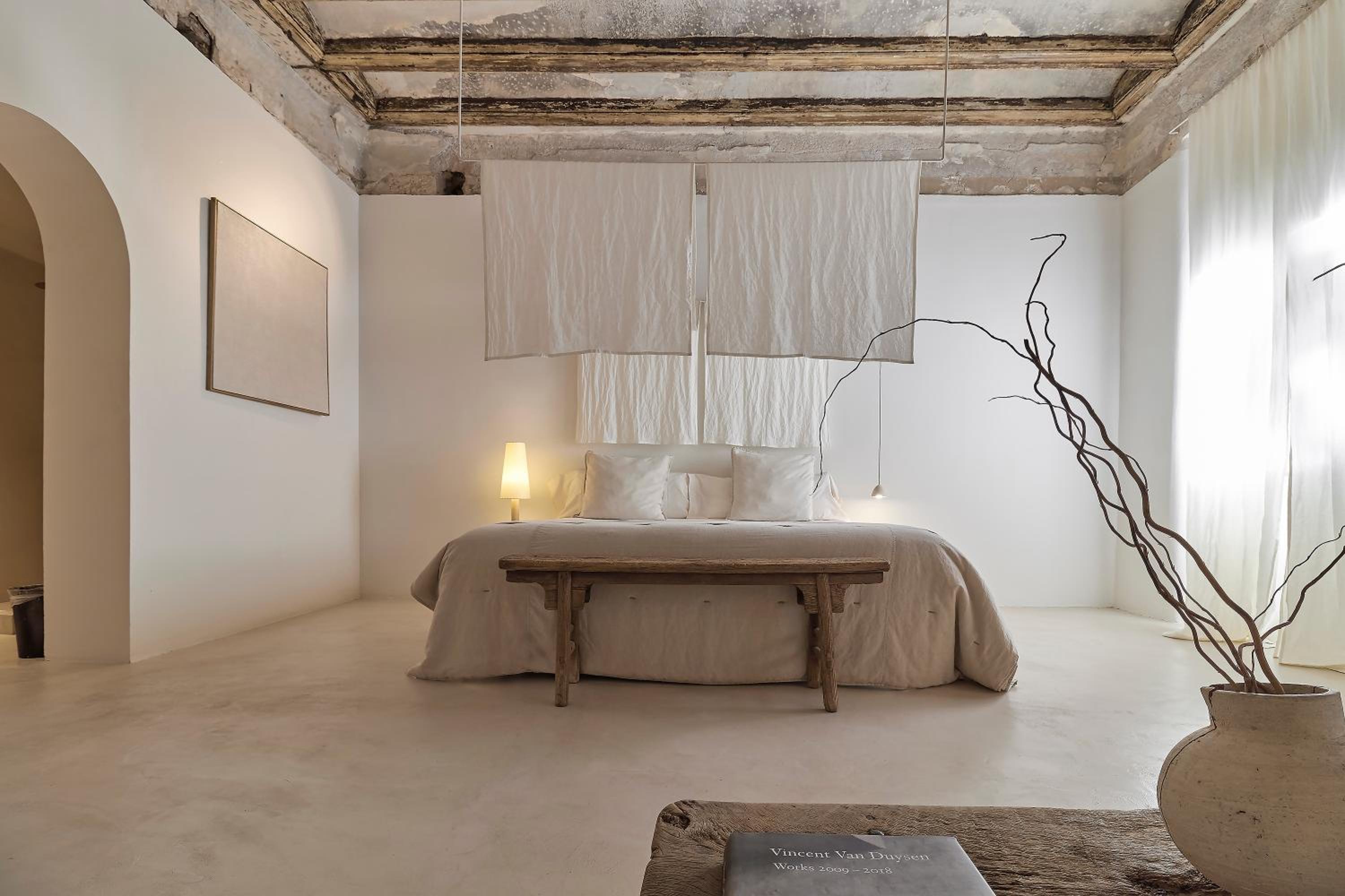 Rome Deluxe Double King Room