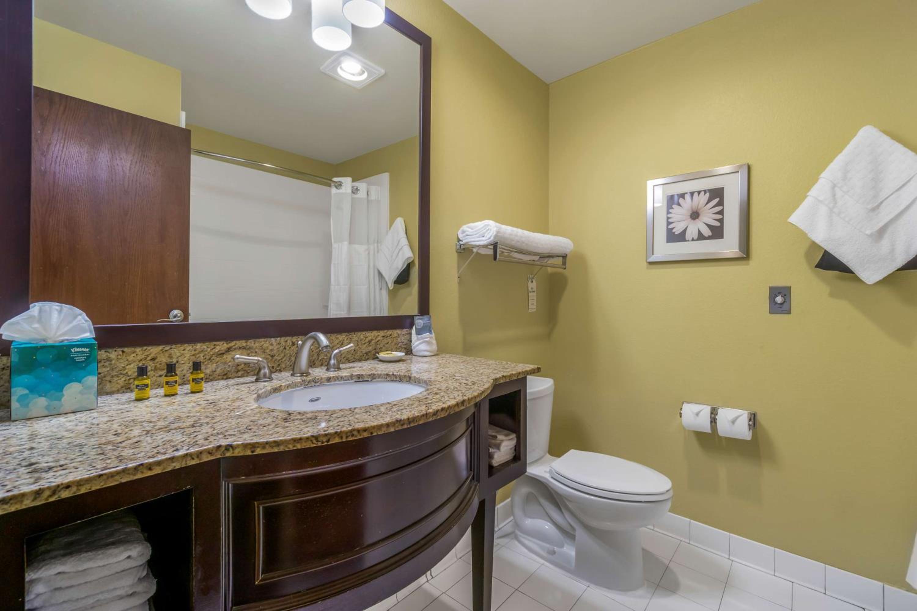 King Room with Balcony - Non-Smoking