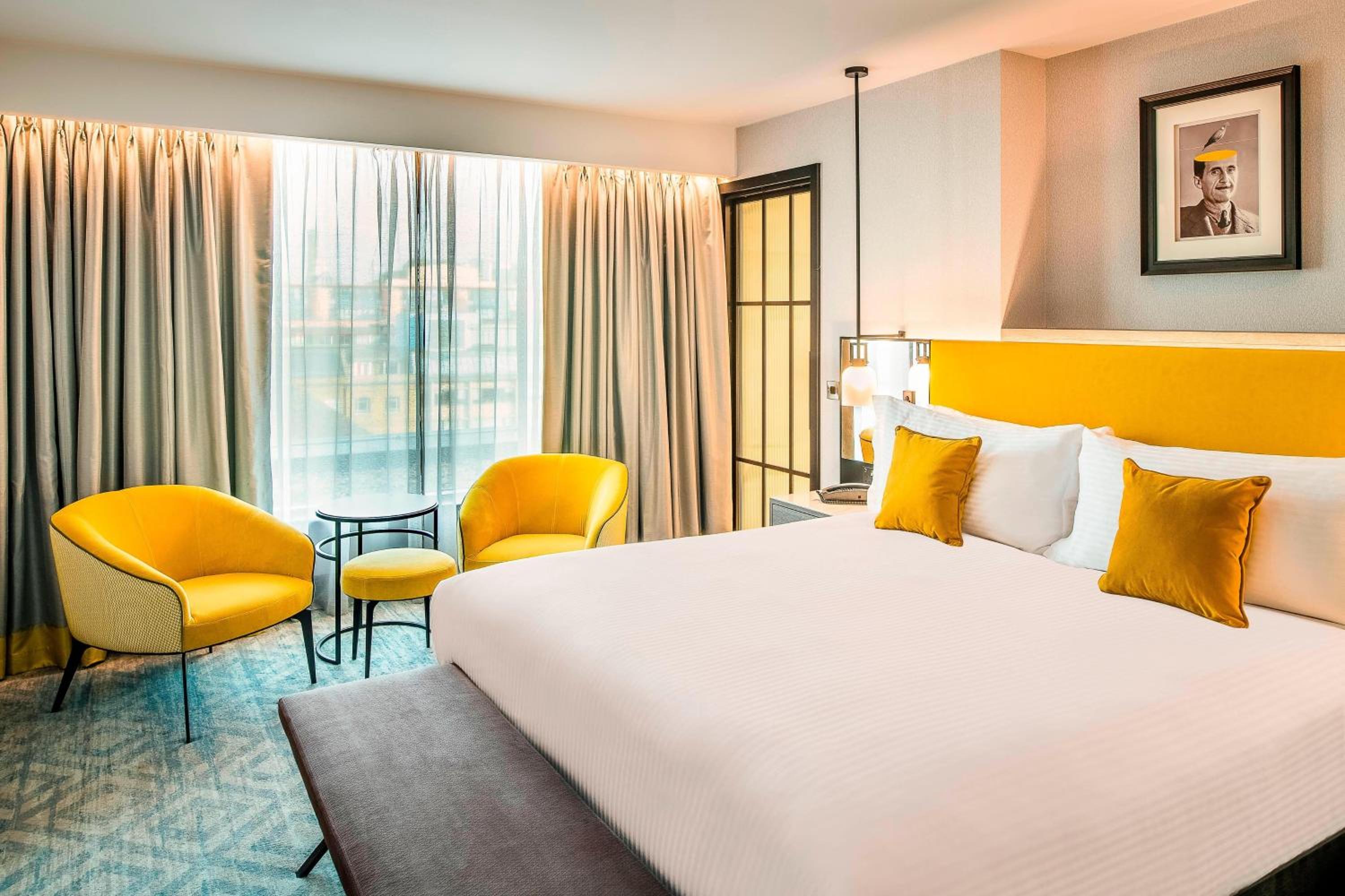 Executive guest room with king bed