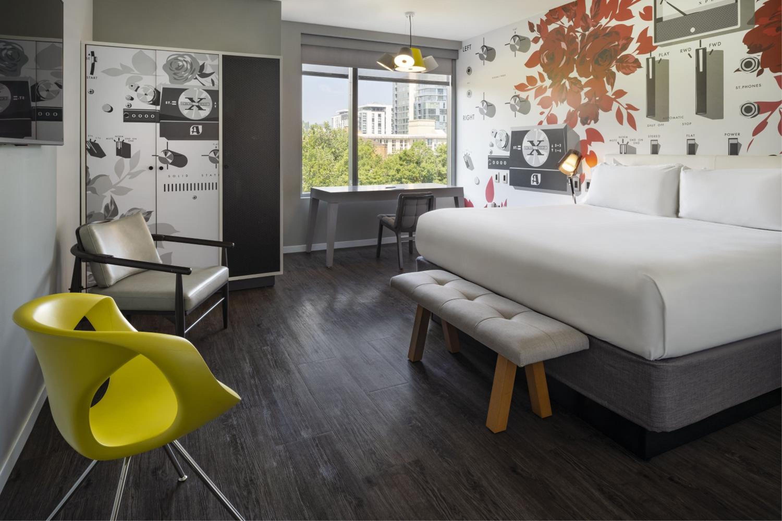 Deluxe King Room - Hearing Accessible