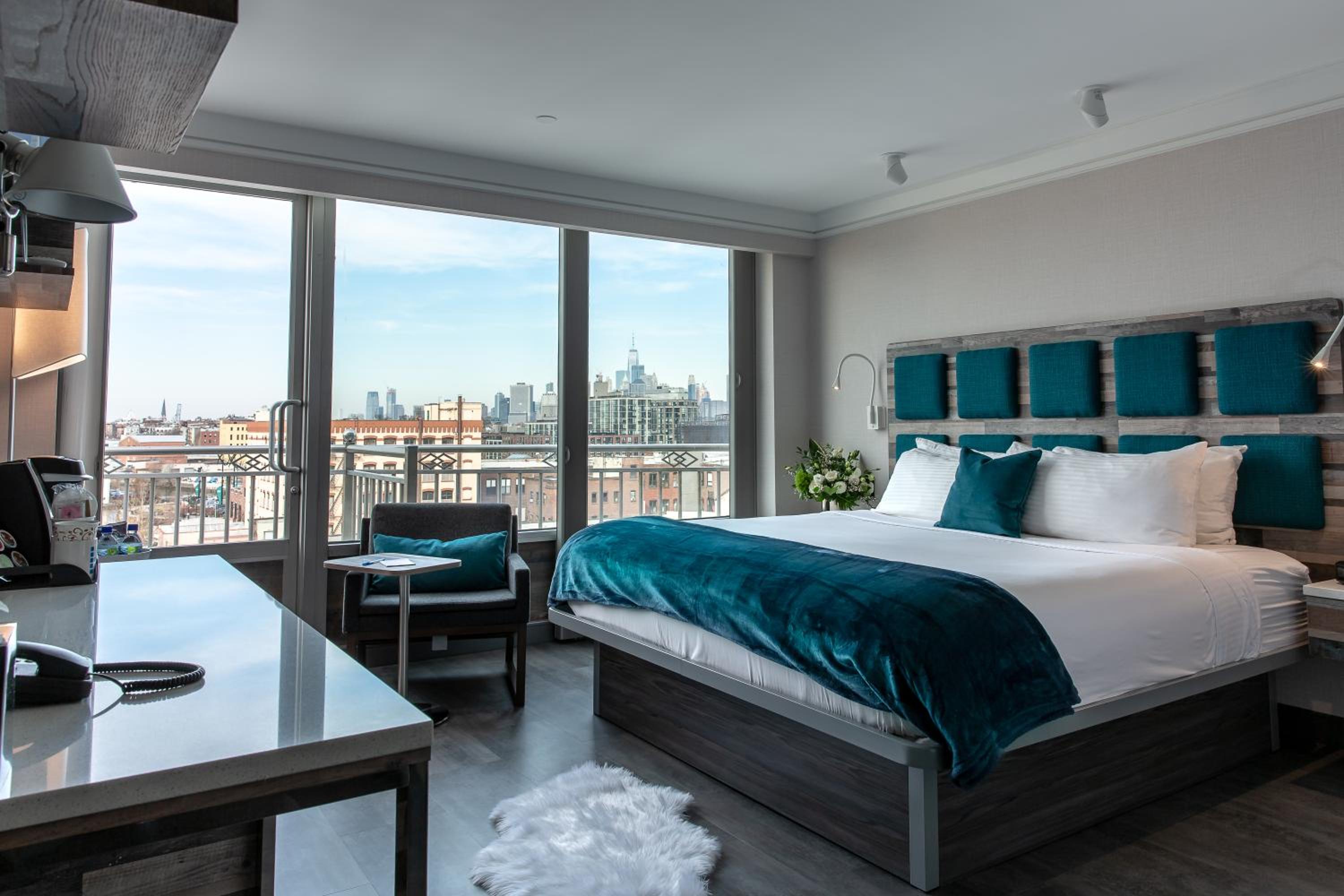 Signature Collection Deluxe King Terrace Manhattan View