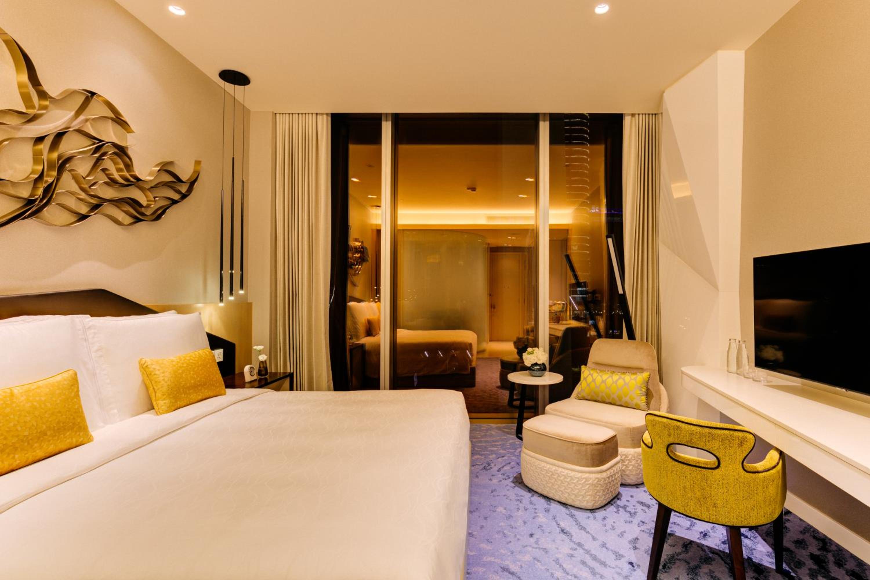 Premier Life Oceanfront View King Room