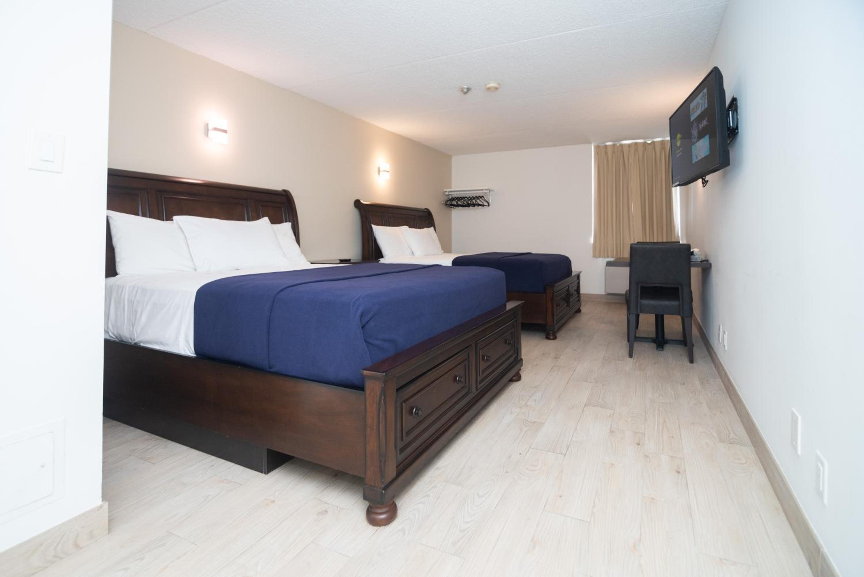 Executive Room with 2 Queen Beds 