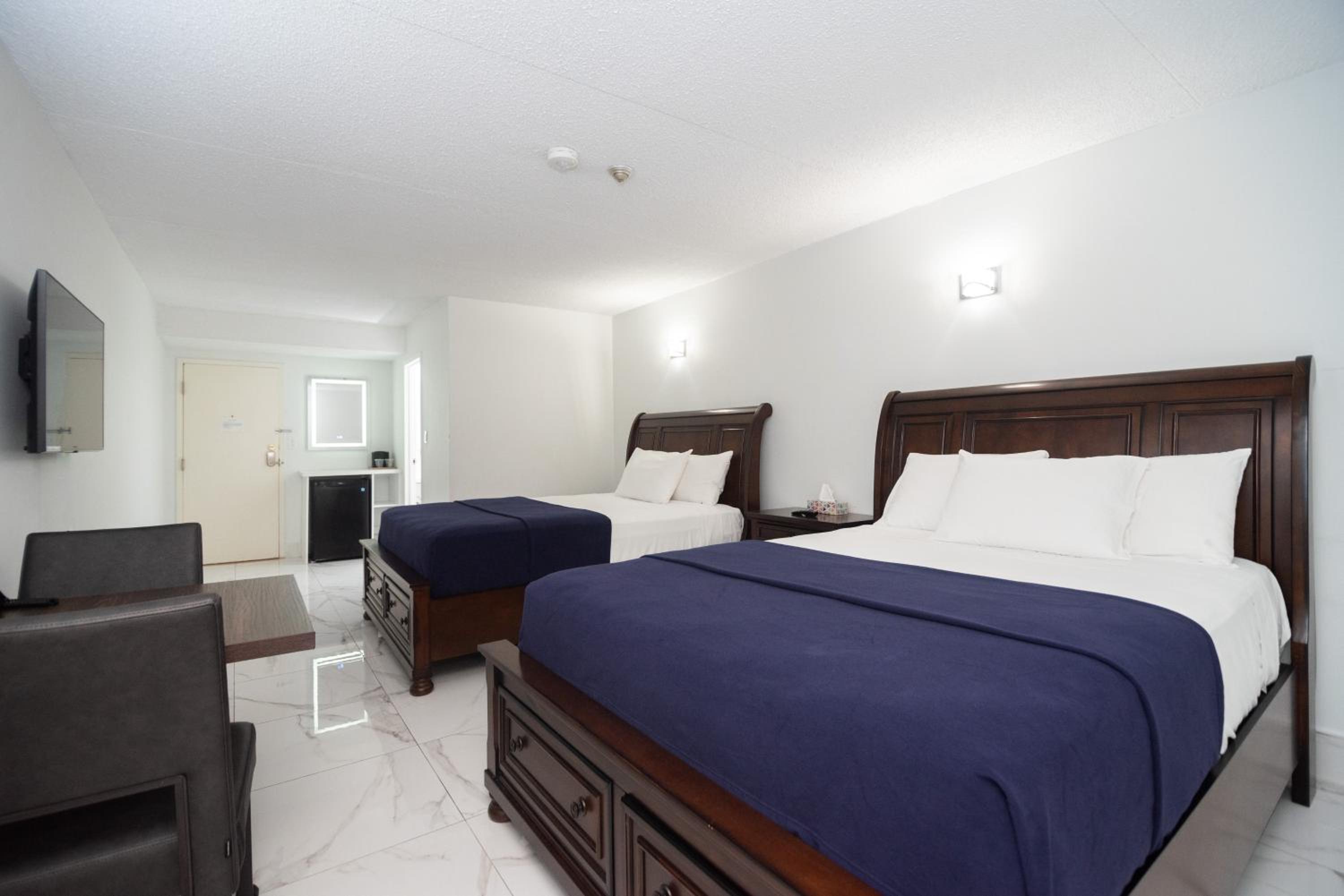 Executive Room with 2 Queen Beds 