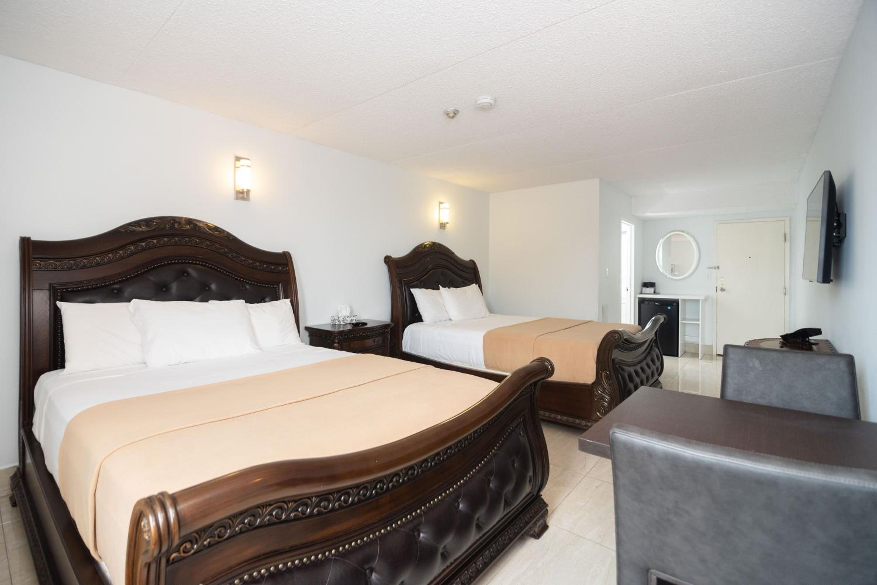 Executive Room with 2 Queen Beds 