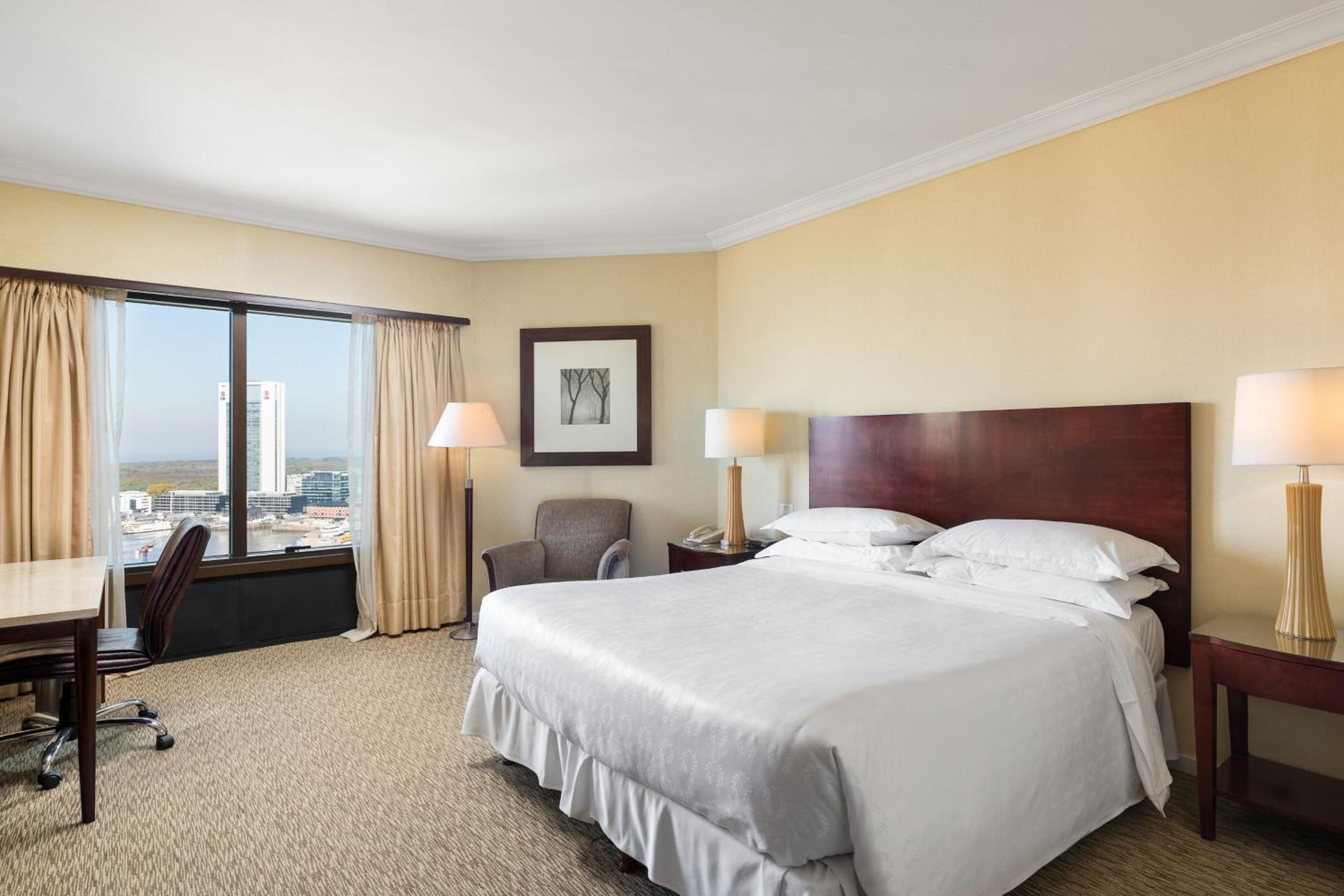 King Room - Club Lounge and Pool Access