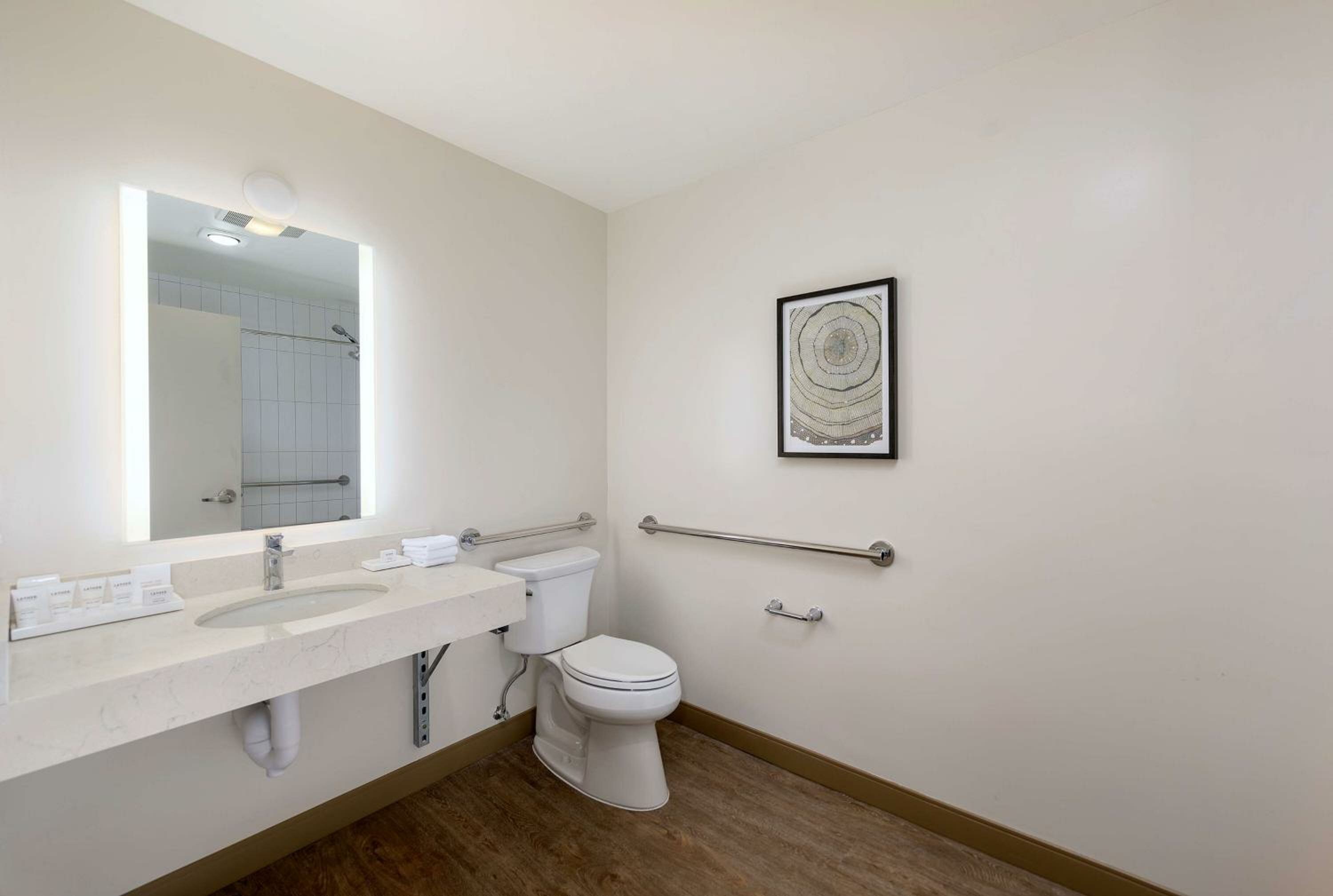 King Room with Tub - Mobility and Hearing Accessible