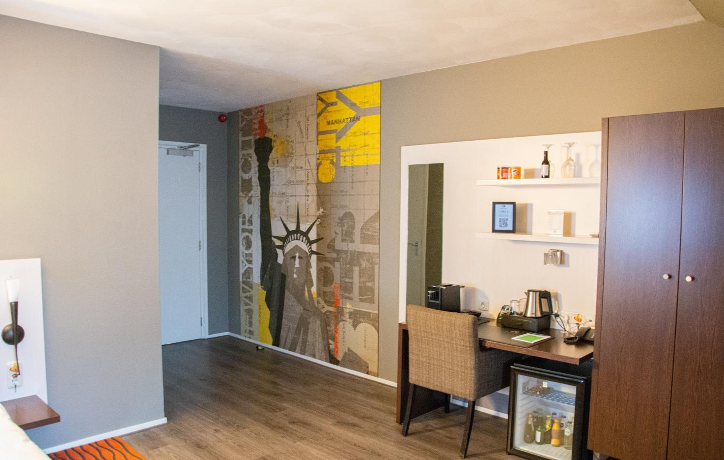 Deluxe Romantic Room with Bath