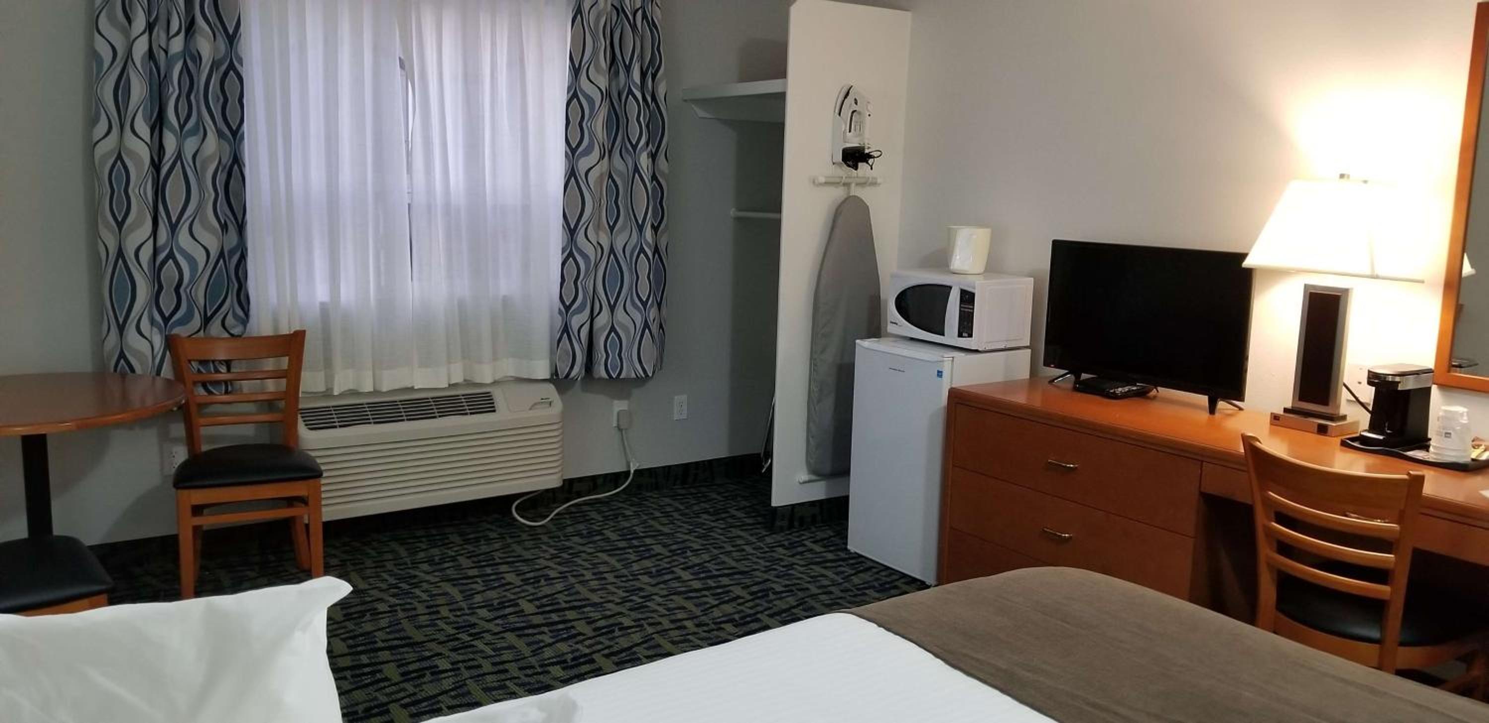 Queen Room - Mobility Access