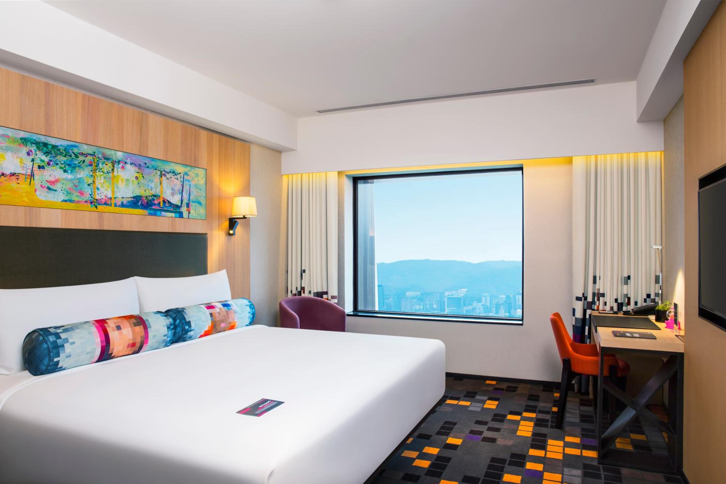 Aloft King Room