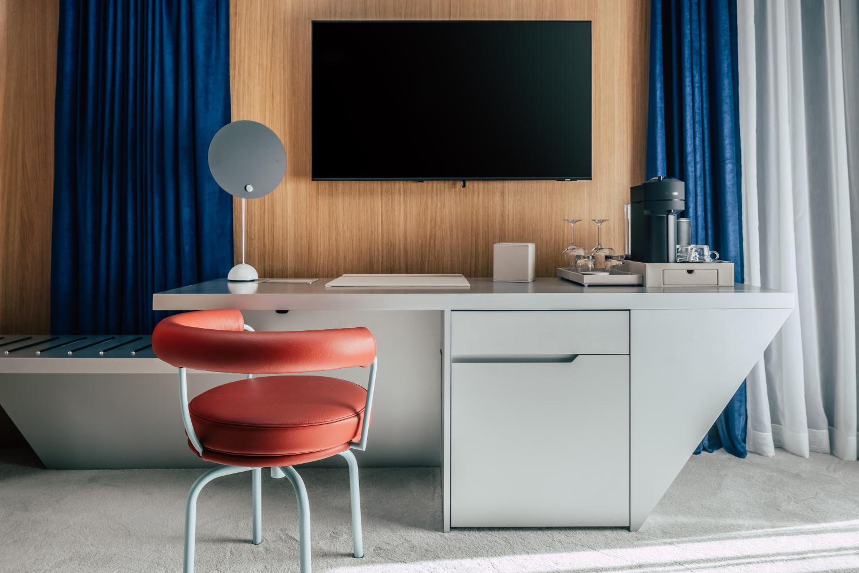 Grand Premium Double – Atrium View