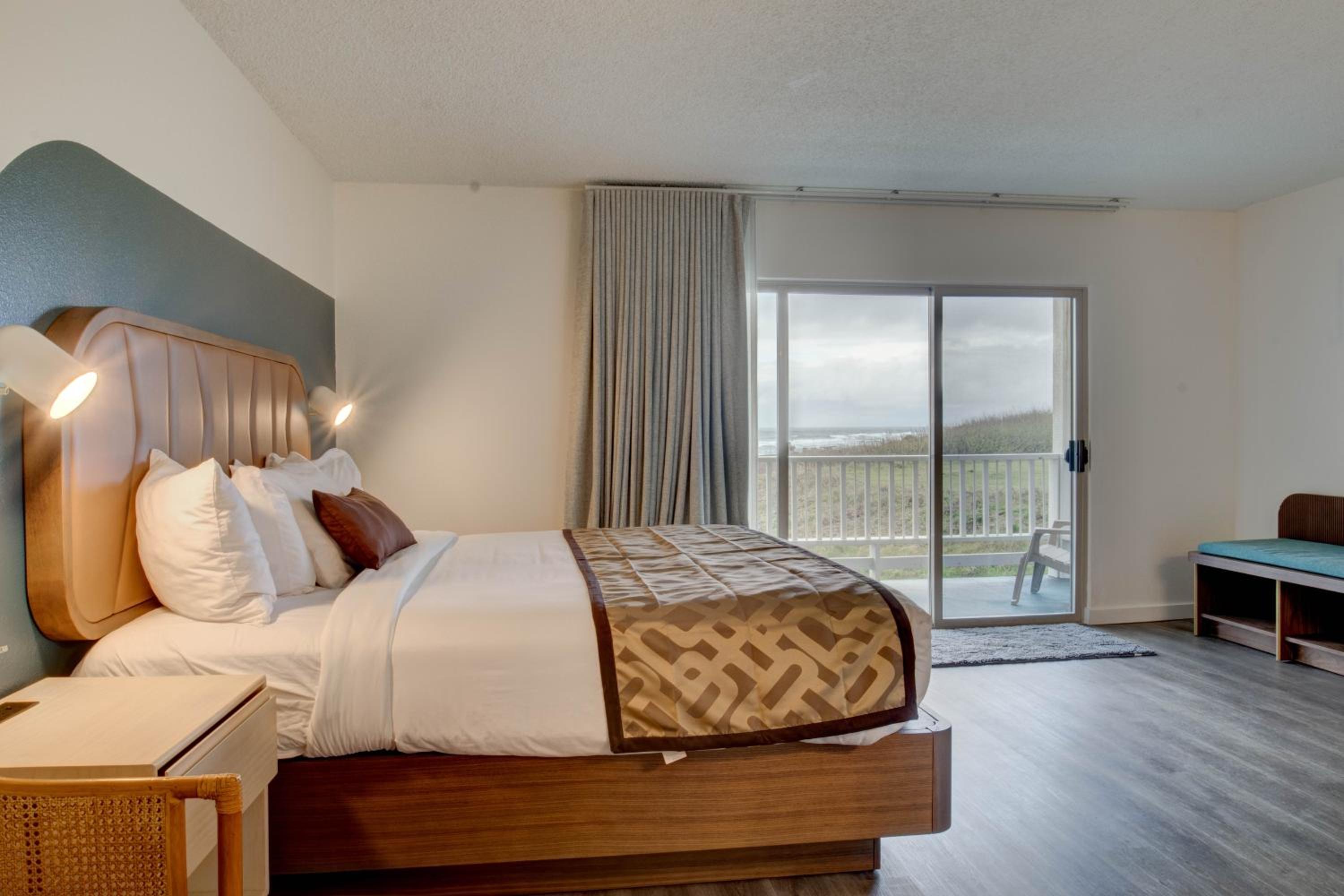 King Room with Balcony and Ocean View - Pet Friendly