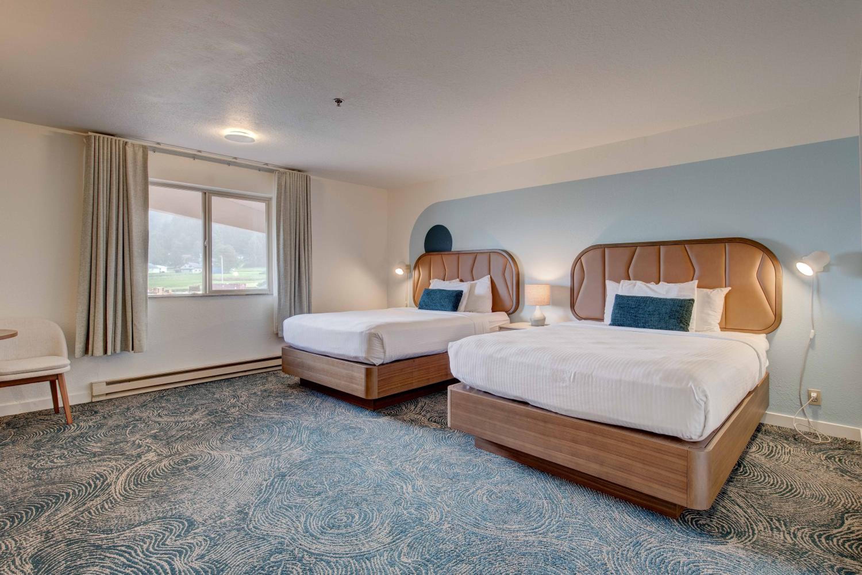 Queen Room with Two Queen Beds - Hillside View
