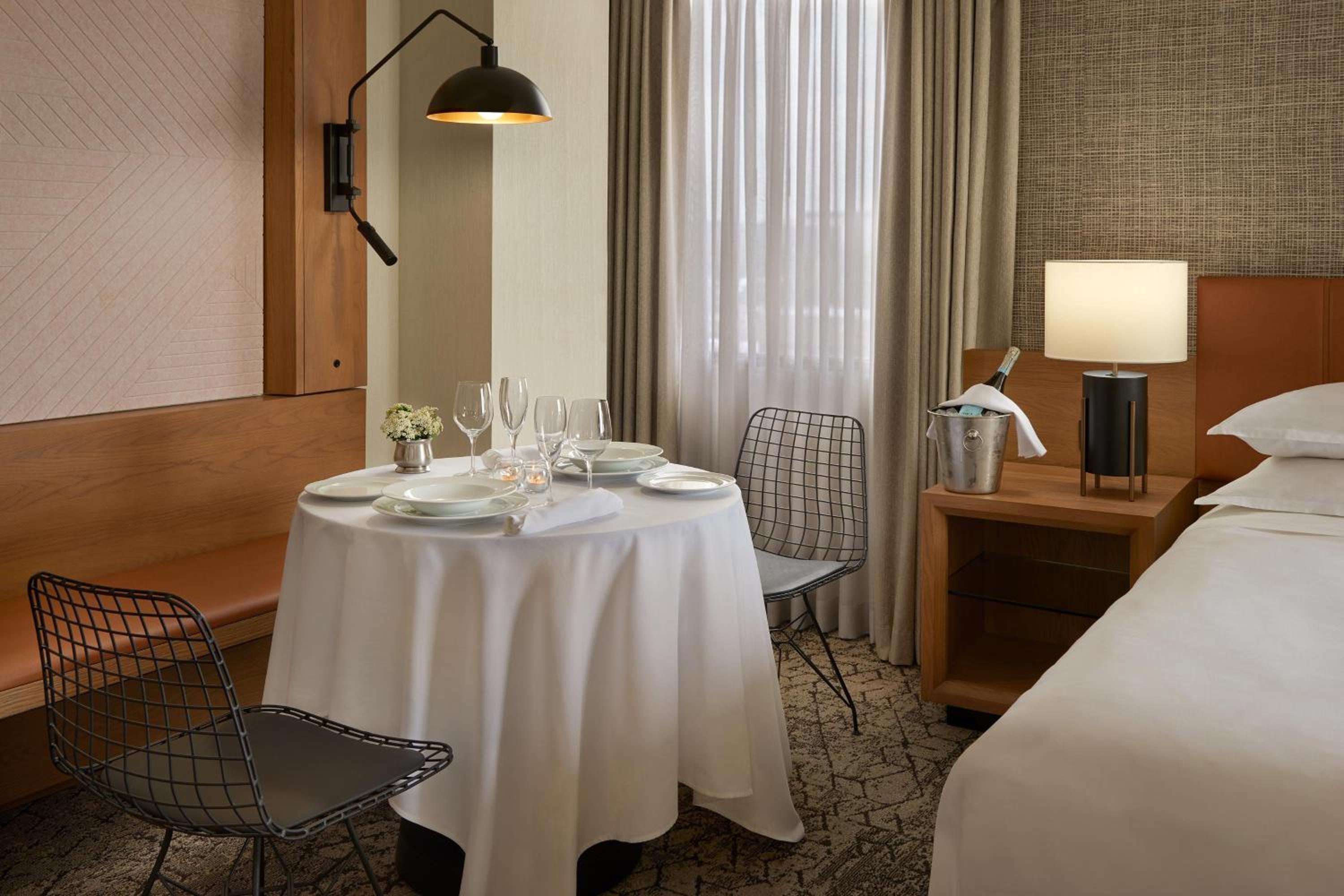 Superior Guest room with 1 King Bed