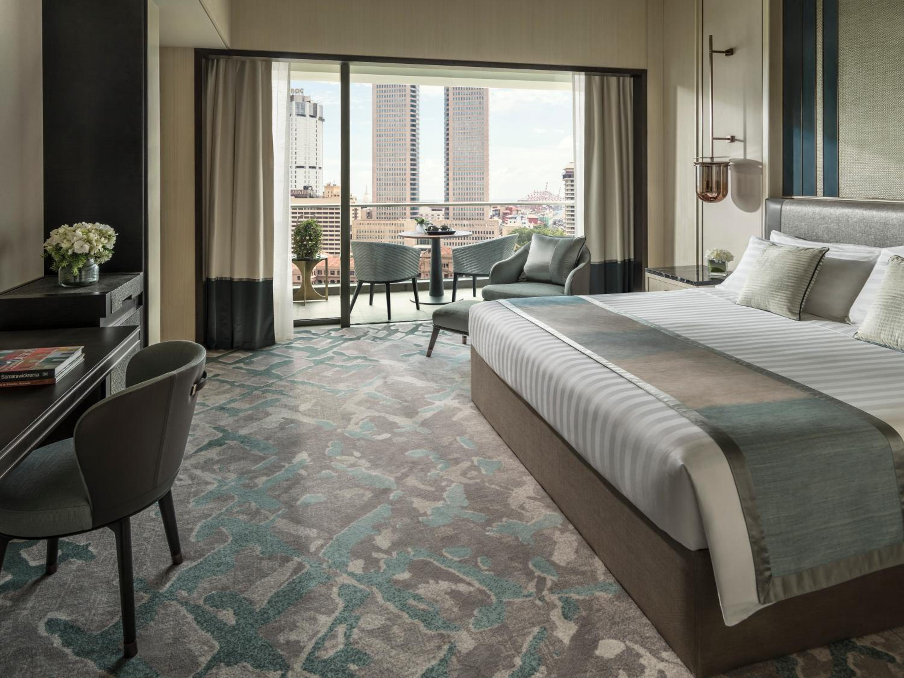 Premier Balcony Room King