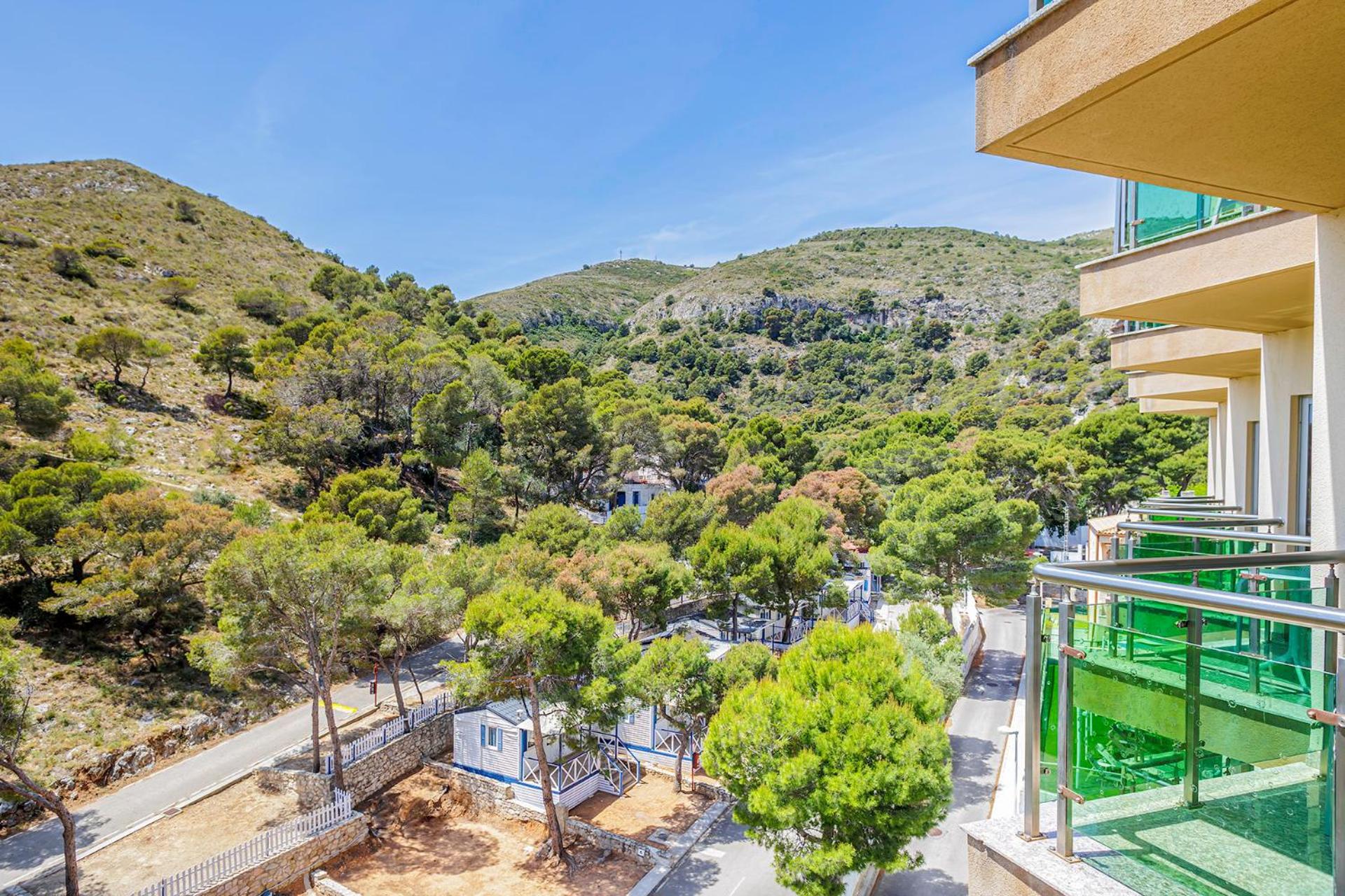 Deluxe Room (2 Adults)