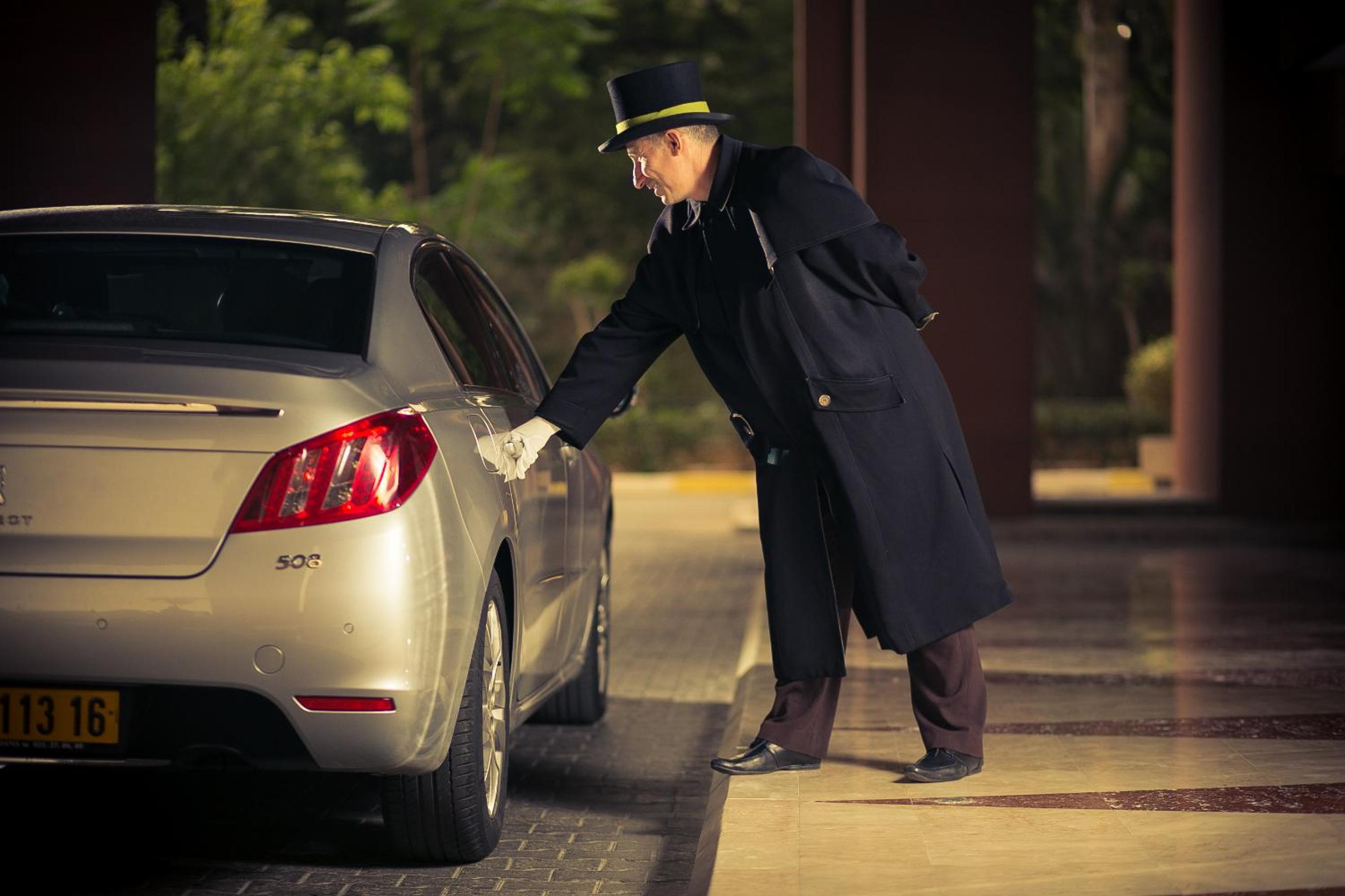 Prestige King Suite with Garden or City View