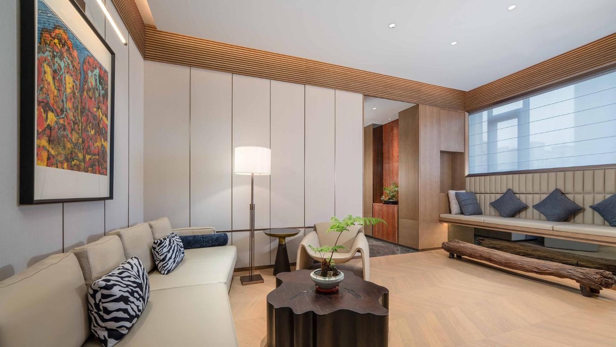 One-Bedroom Suite with Balcony