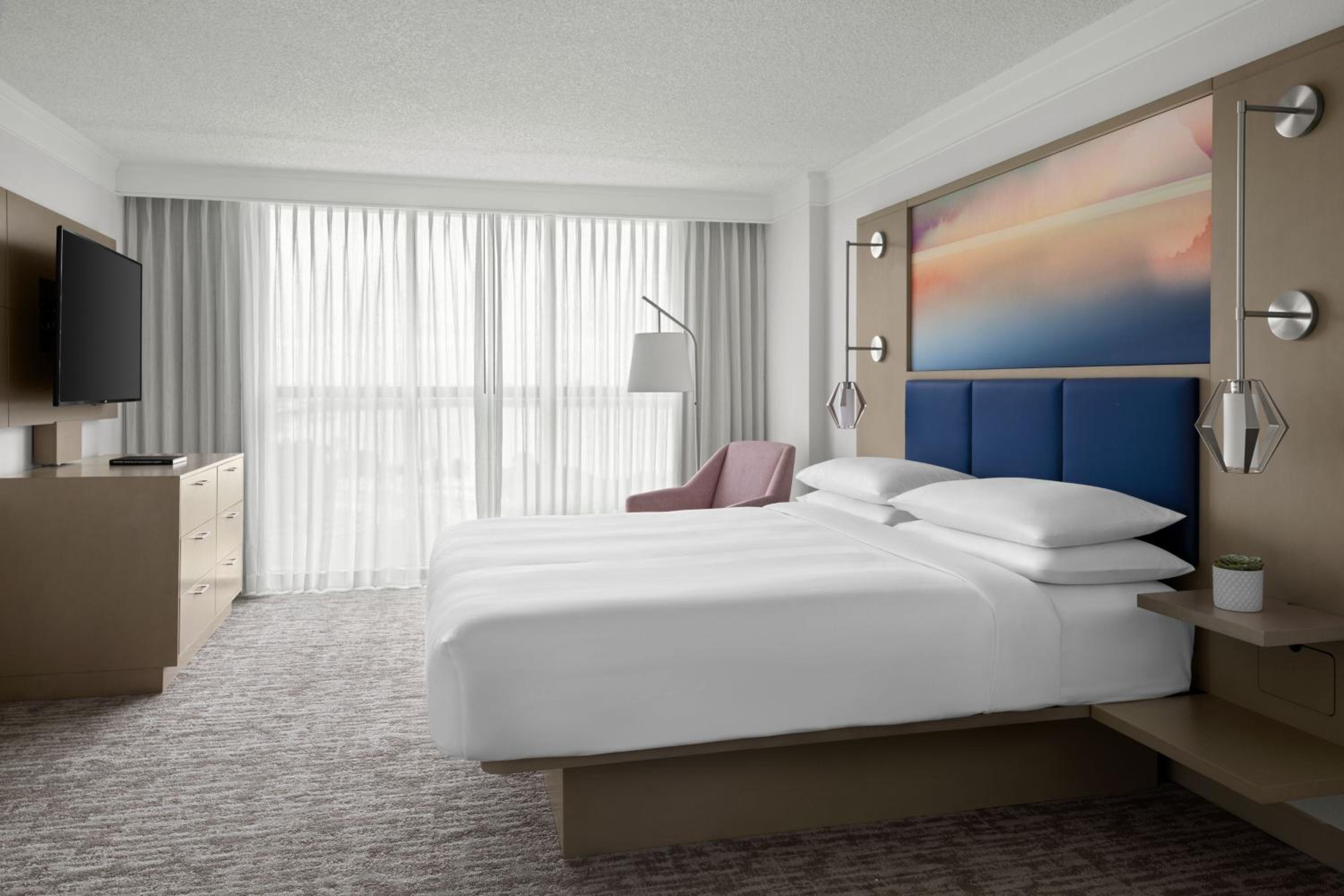 Executive King Suite with Sofa Bed - Ground Floor/Pool Access