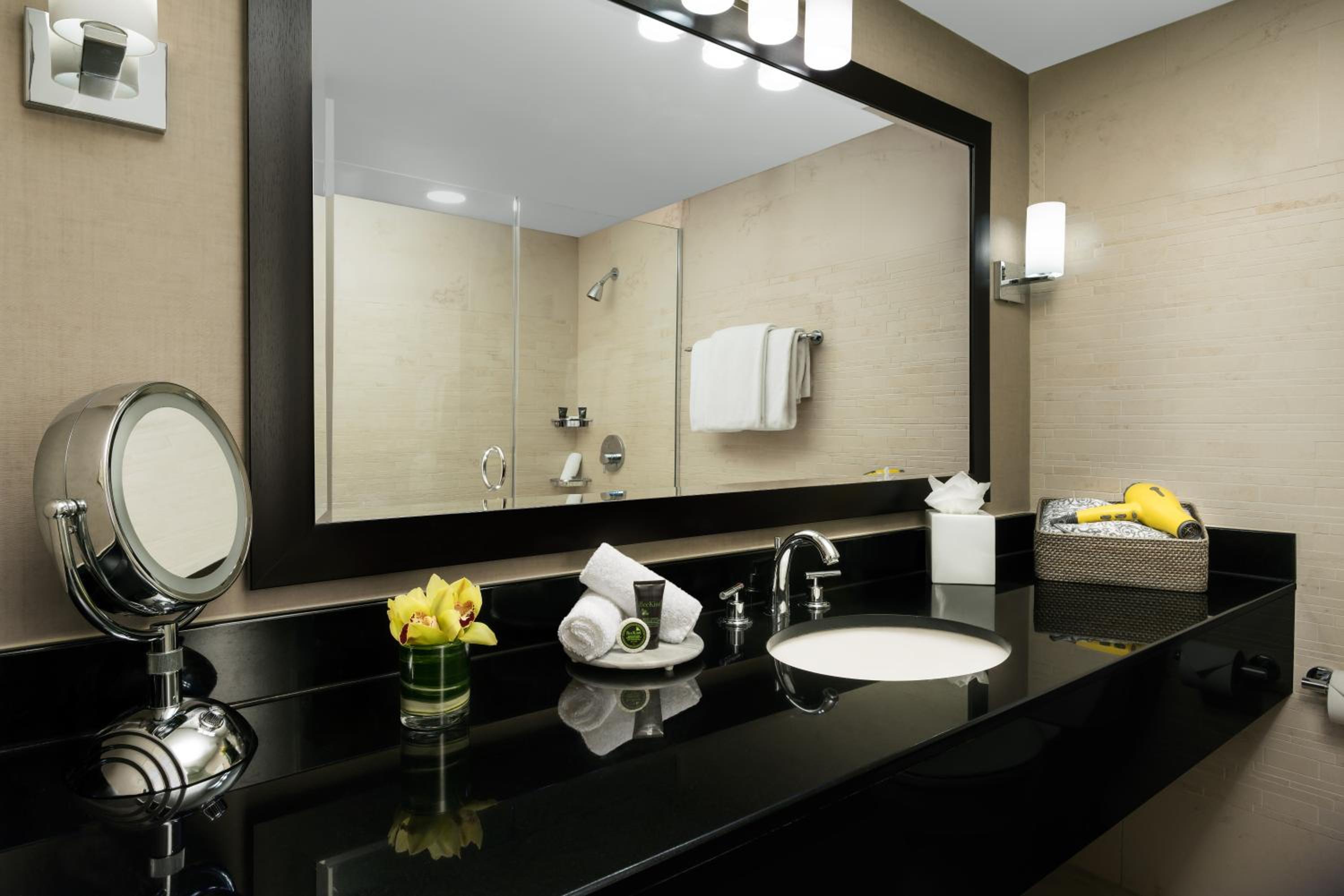 Corner Small King Room