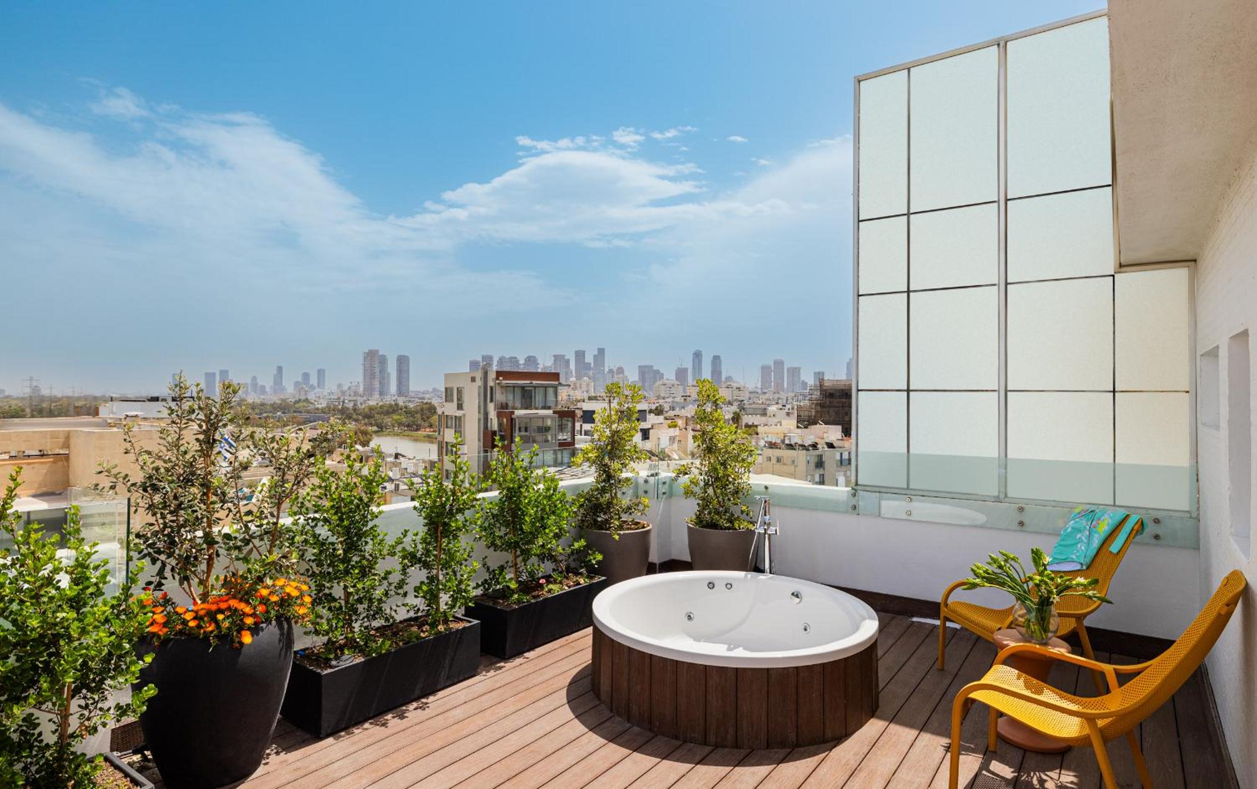 Terrace Suite with Jacuzzi