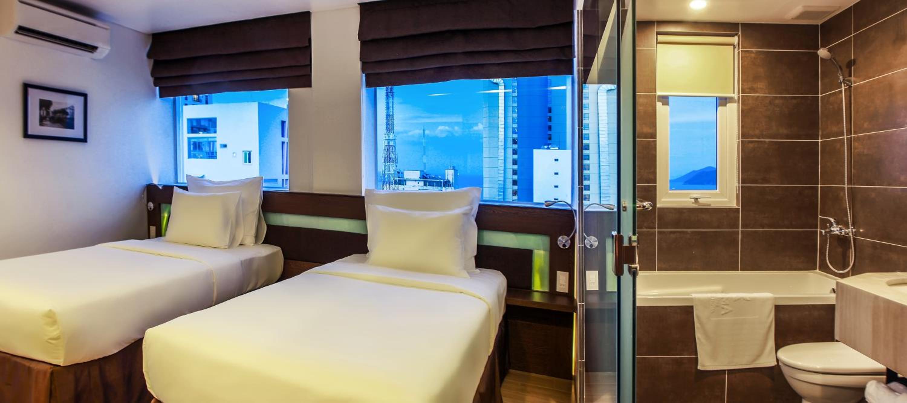 Executive Twin or Double Room with City View and Balcony