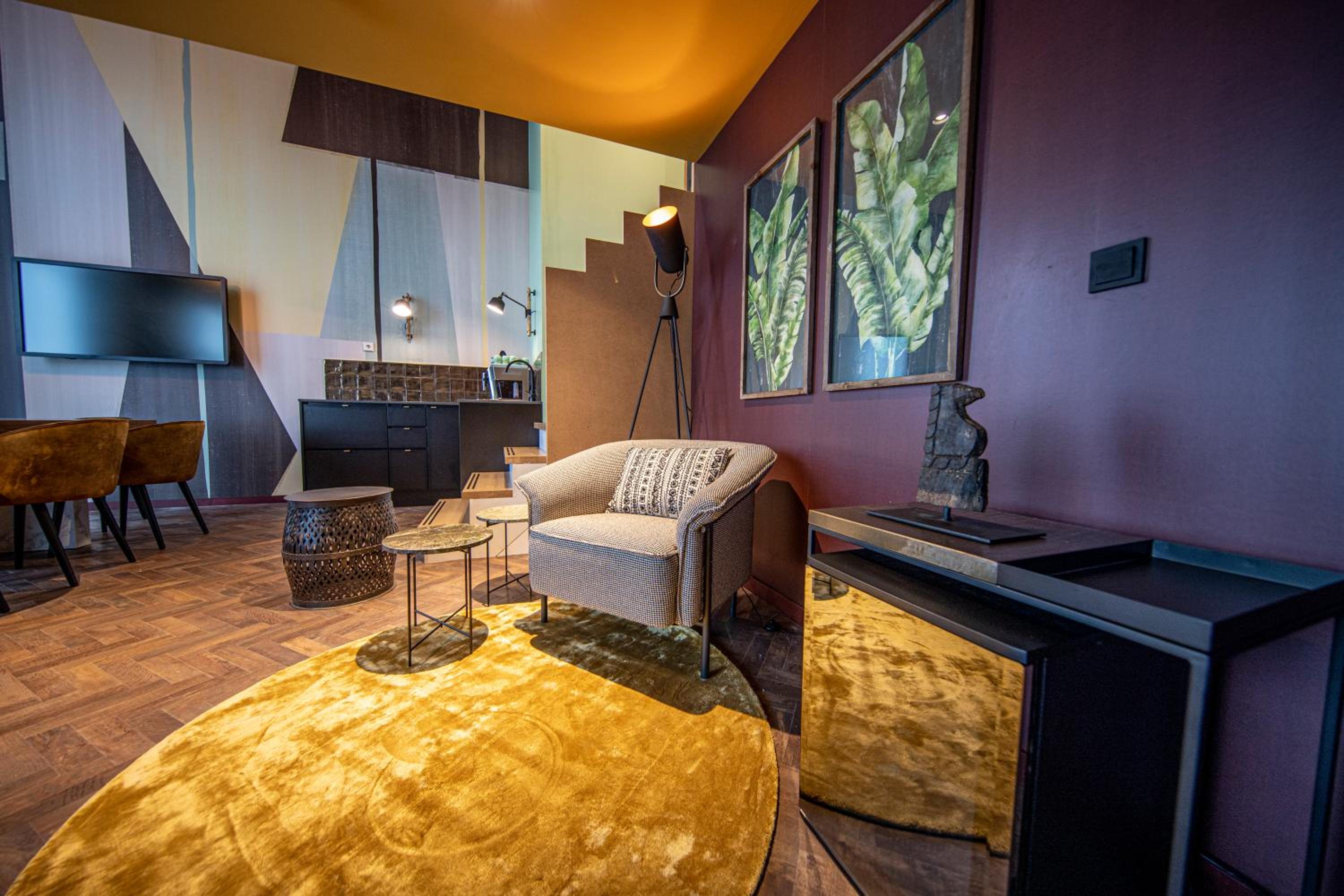 The Royal Loft with City Spa Access