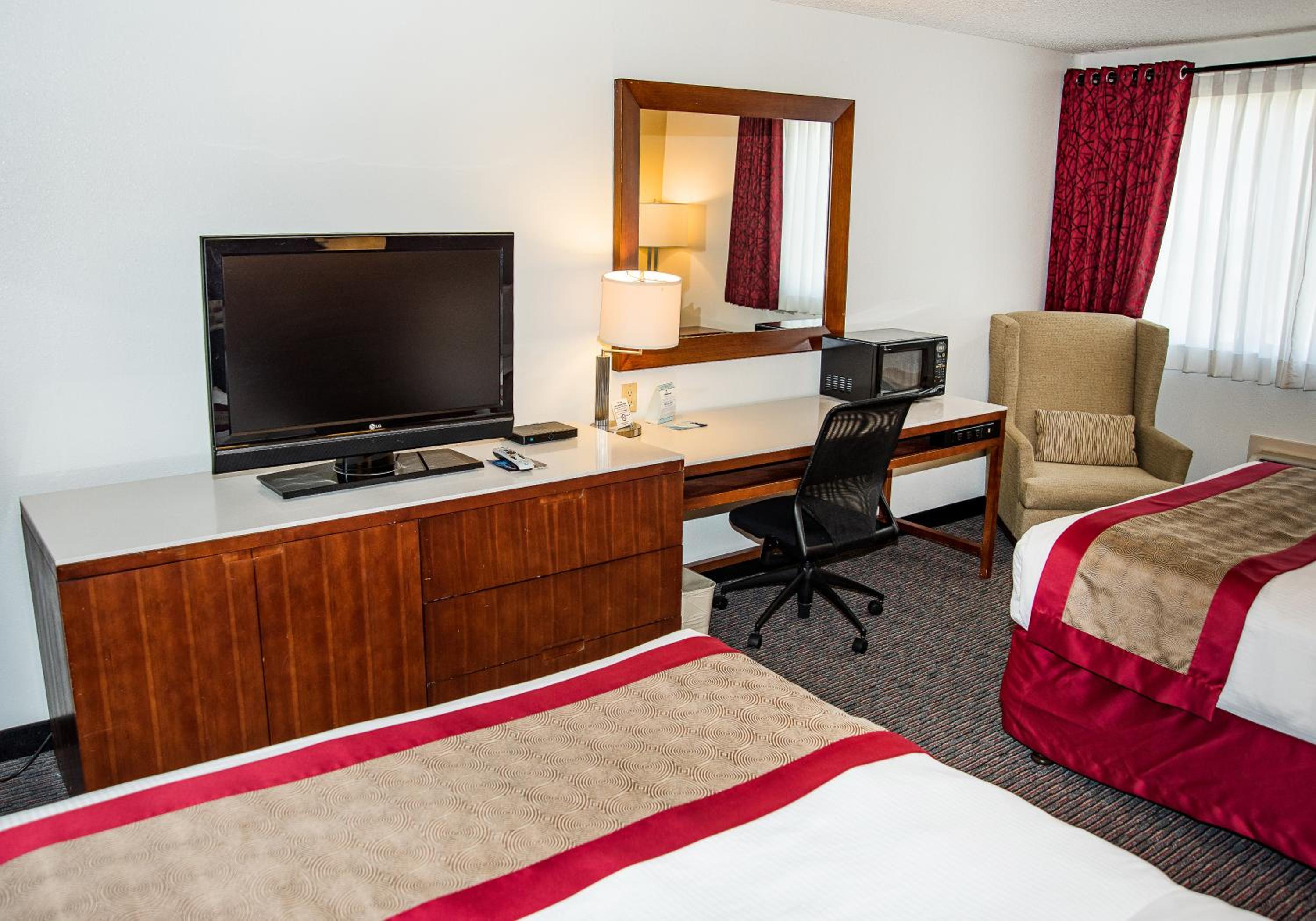 Queen Room with Two Queen Beds - Pet Friendly/Non-Smoking