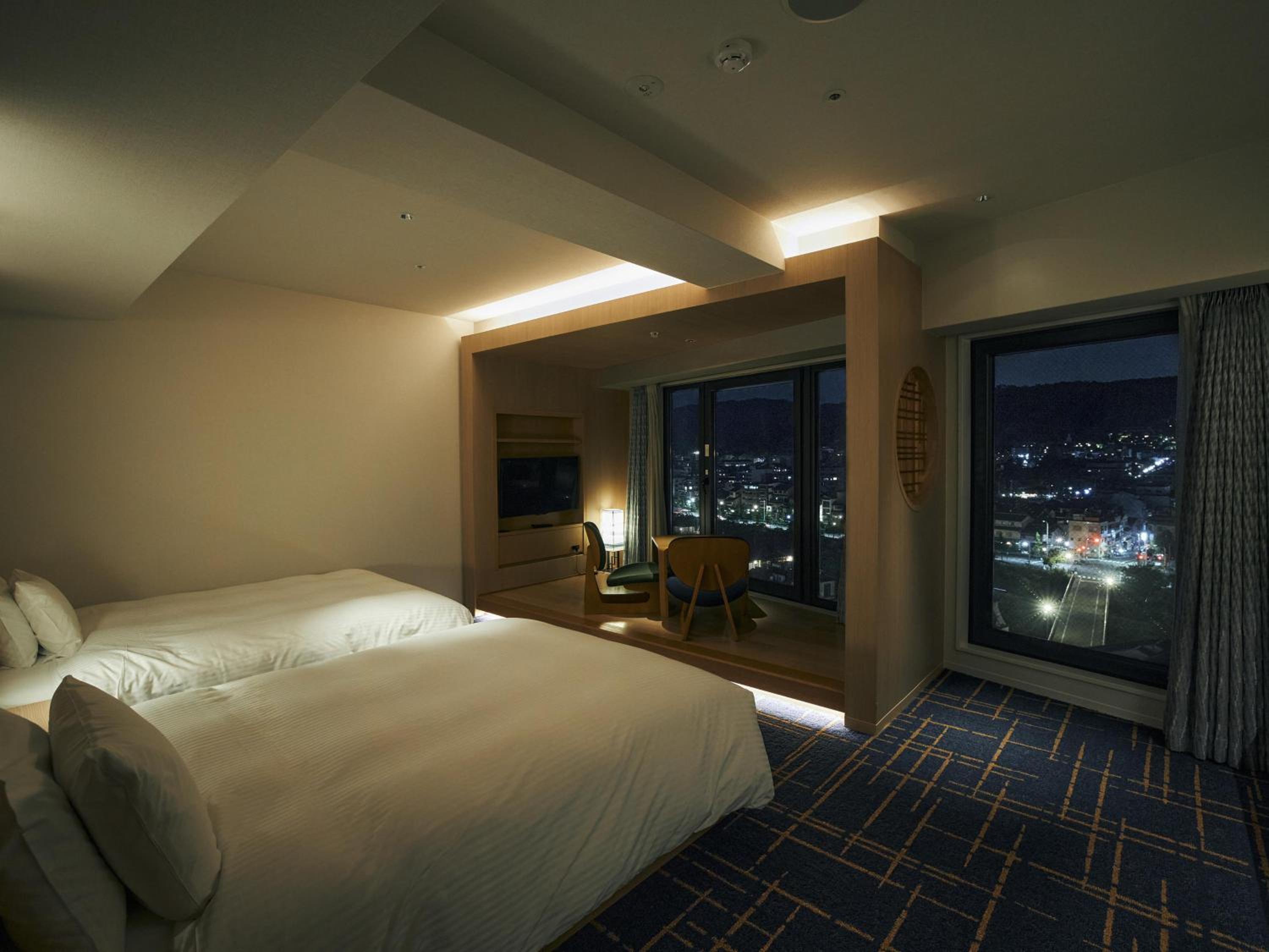 Grand Twin Room with River View - Non-Smoking