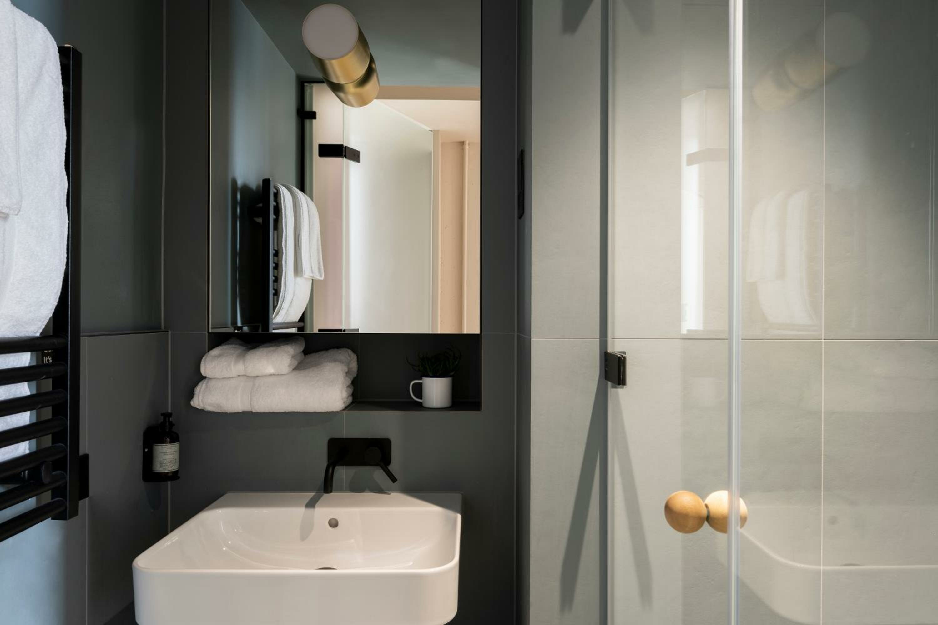 Cozy Studio - Corner