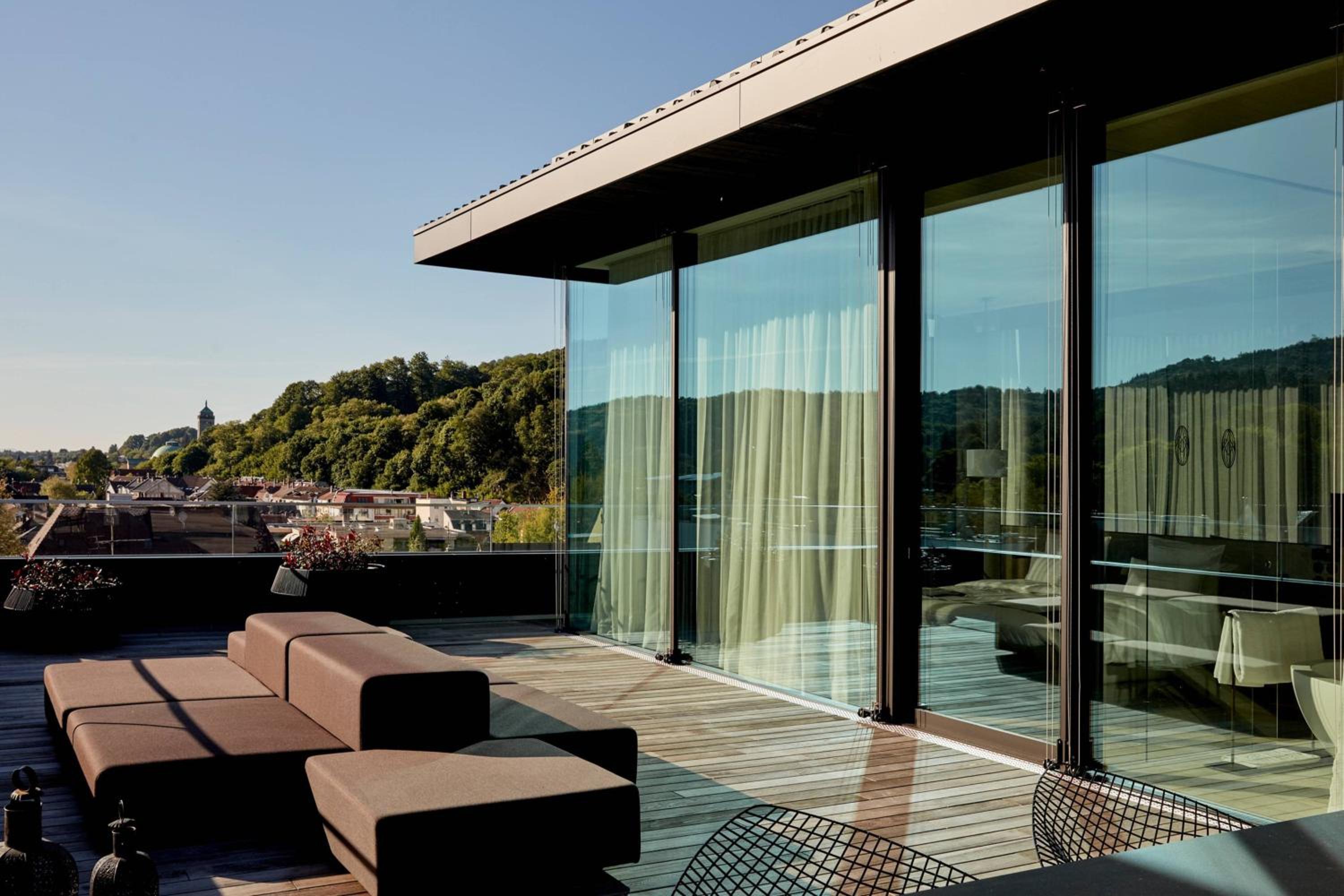 Prestige One-Bedroom King Suite with Balcony - High Floor